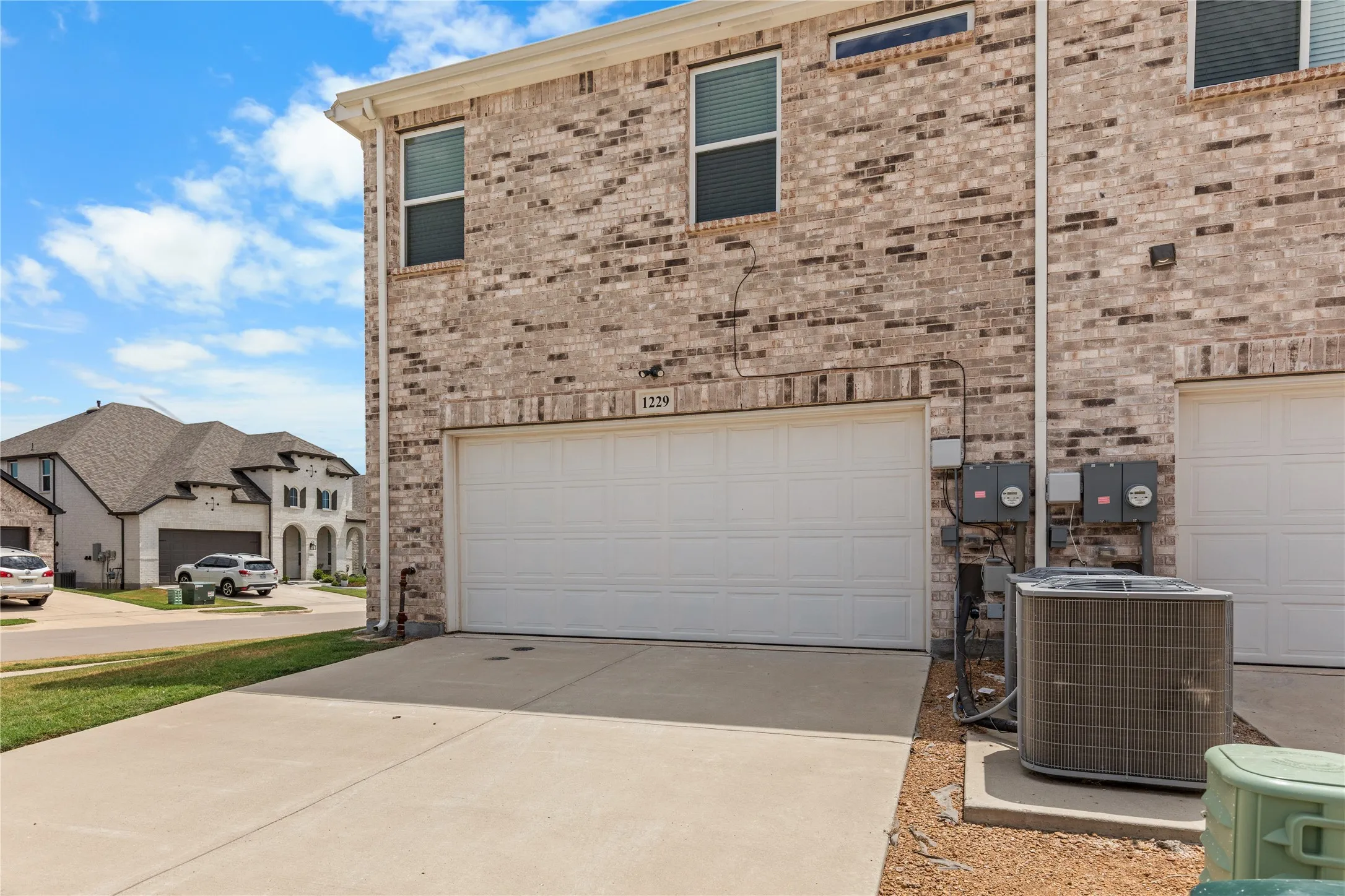 Townhouse For Sale in Grayson County , 1229 Morgan Drive, Sherman, Texas 75090, 3 Bedroom, 3 Bathroom, 2 Garage spaces, 1,722 Sqft, built in 2023, mls#21370867, Real Estate Agent in Sherman, Homes For Sale in Grayson county, Homes For Sale in Sherman, Realtor in Sherman Texas, Real Estate Brokerage Independent Realty Texas, Luminita Cordes Realtor