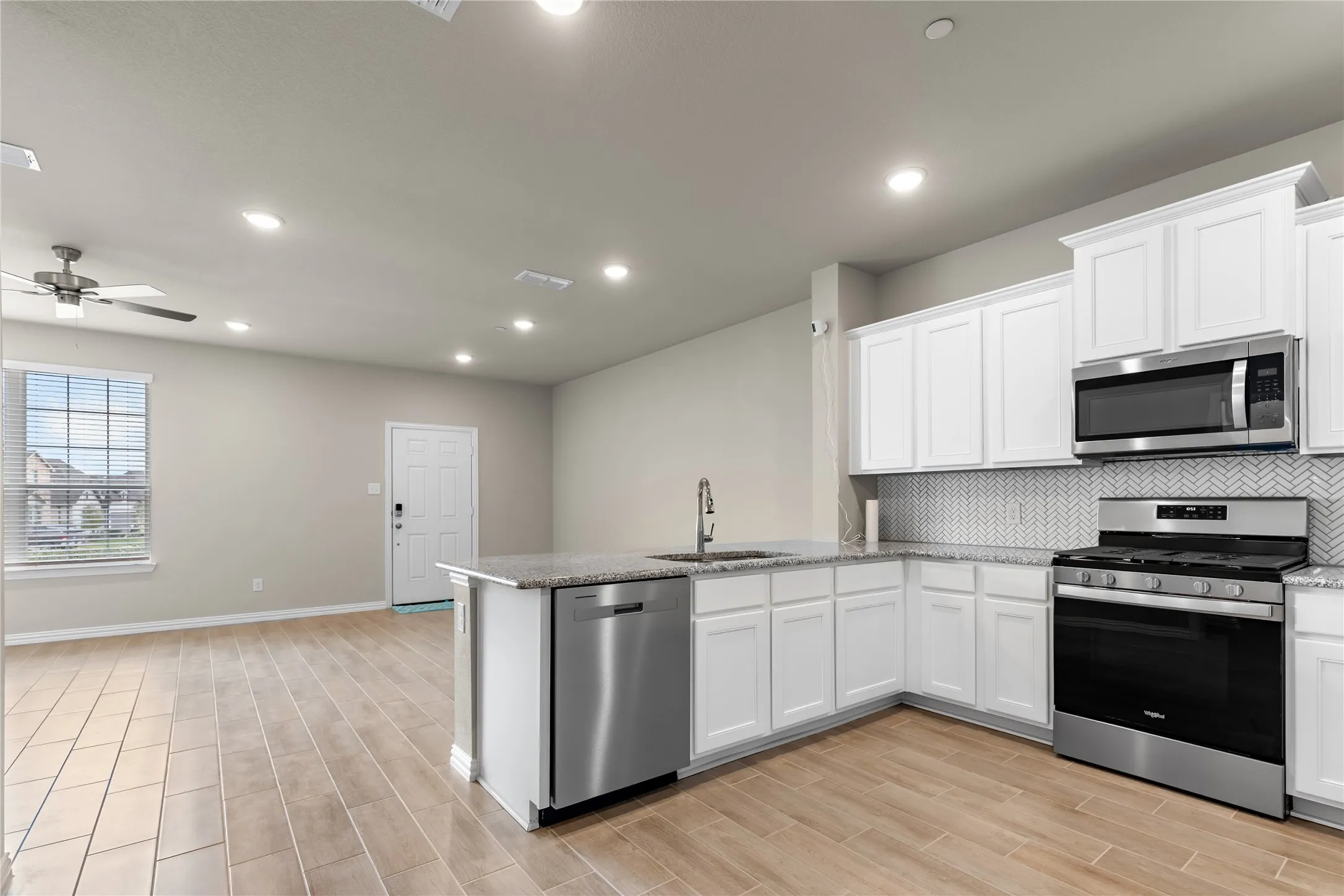 Townhouse For Sale in Grayson County , 1229 Morgan Drive, Sherman, Texas 75090, 3 Bedroom, 3 Bathroom, 2 Garage spaces, 1,722 Sqft, built in 2023, mls#21370867, Real Estate Agent in Sherman, Homes For Sale in Grayson county, Homes For Sale in Sherman, Realtor in Sherman Texas, Real Estate Brokerage Independent Realty Texas, Luminita Cordes Realtor