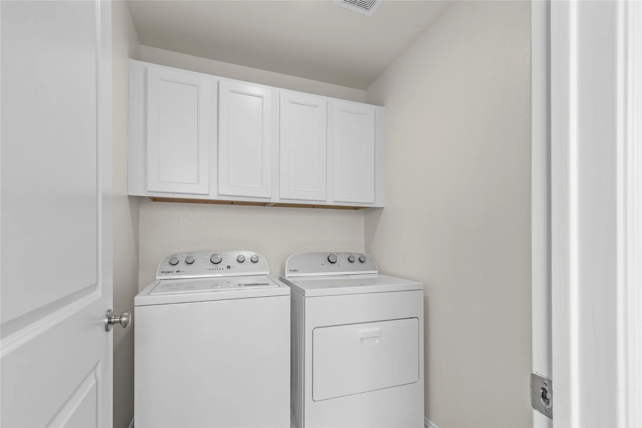 Townhouse For Sale in Grayson County , 1229 Morgan Drive, Sherman, Texas 75090, 3 Bedroom, 3 Bathroom, 2 Garage spaces, 1,722 Sqft, built in 2023, mls#21370867, Real Estate Agent in Sherman, Homes For Sale in Grayson county, Homes For Sale in Sherman, Realtor in Sherman Texas, Real Estate Brokerage Independent Realty Texas, Luminita Cordes Realtor