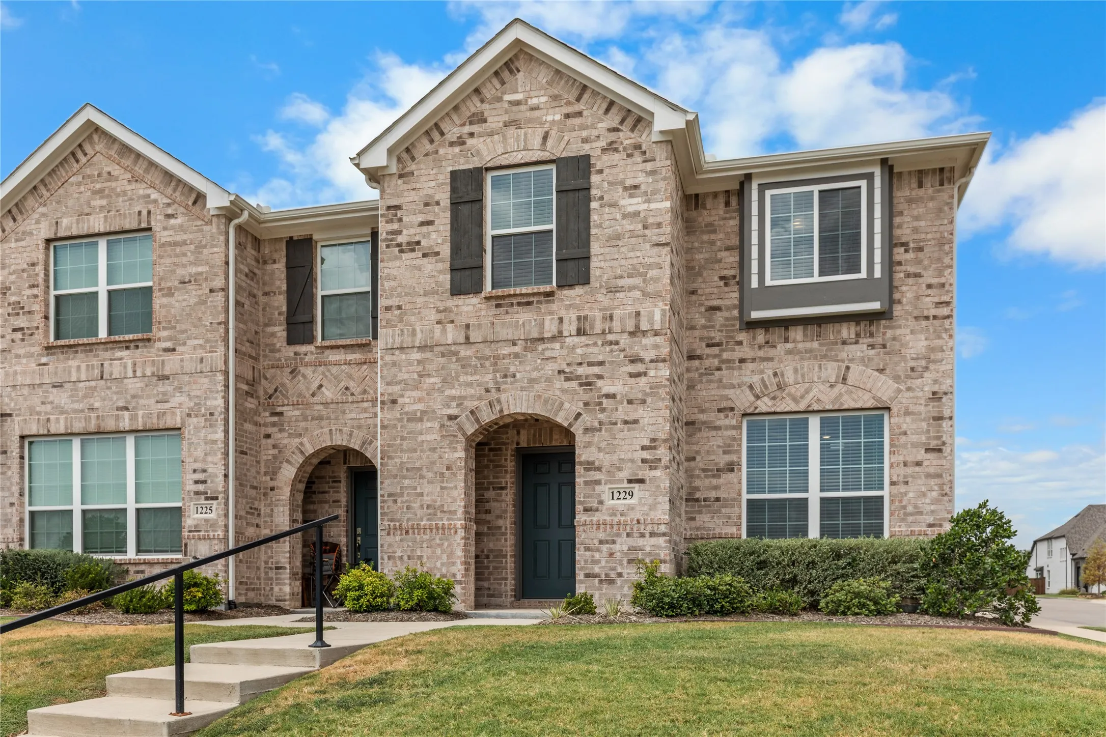 Townhouse For Sale in Grayson County , 1229 Morgan Drive, Sherman, Texas 75090, 3 Bedroom, 3 Bathroom, 2 Garage spaces, 1,722 Sqft, built in 2023, mls#21370867, Real Estate Agent in Sherman, Homes For Sale in Grayson county, Homes For Sale in Sherman, Realtor in Sherman Texas, Real Estate Brokerage Independent Realty Texas, Luminita Cordes Realtor