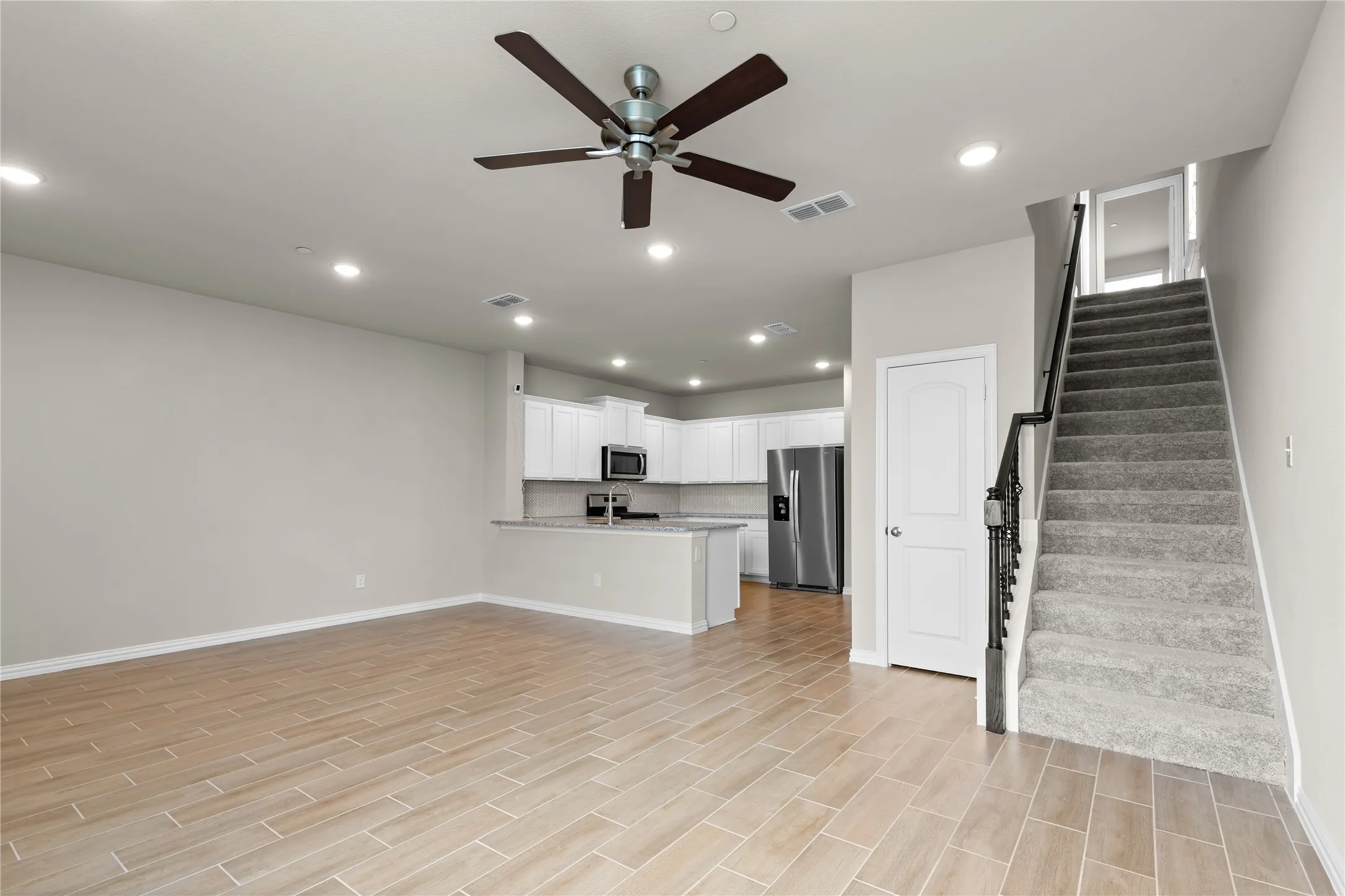 Townhouse For Sale in Grayson County , 1229 Morgan Drive, Sherman, Texas 75090, 3 Bedroom, 3 Bathroom, 2 Garage spaces, 1,722 Sqft, built in 2023, mls#21370867, Real Estate Agent in Sherman, Homes For Sale in Grayson county, Homes For Sale in Sherman, Realtor in Sherman Texas, Real Estate Brokerage Independent Realty Texas, Luminita Cordes Realtor