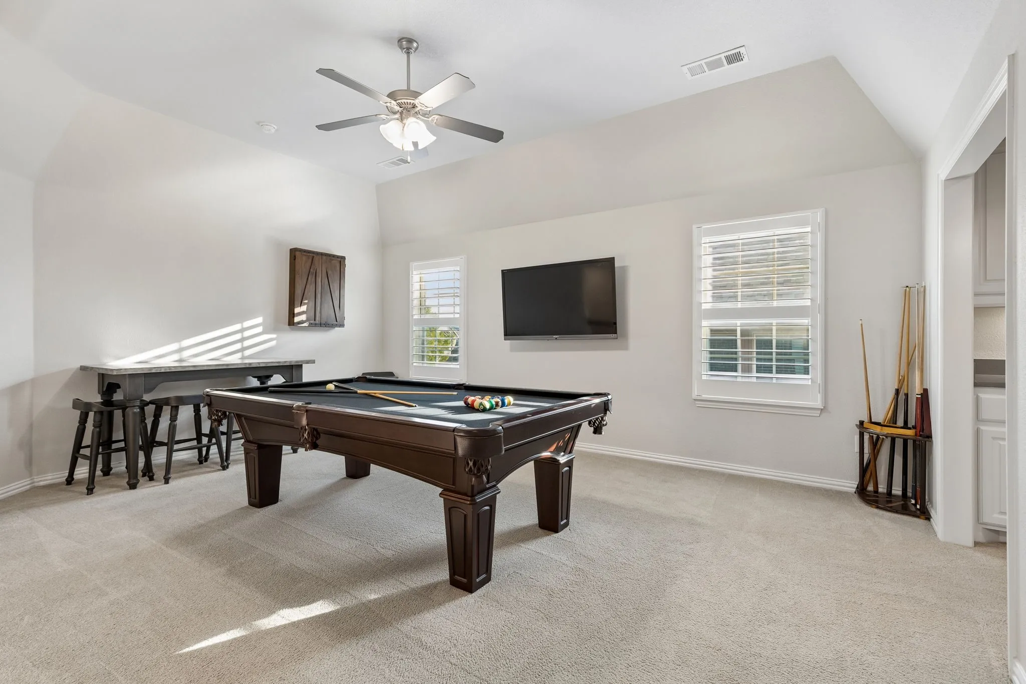 Single Family Residence For Sale in Denton County , 6204 Prairie Brush Trail, Northlake, Texas 76226, 5 Bedroom, 6 Bathroom, 3 Garage spaces, 3,966 Sqft, built in 2017, mls#21366074, Real Estate Agent in Northlake, Homes For Sale in Denton county, Homes For Sale in Northlake, Realtor in Northlake Texas, Real Estate Brokerage Independent Realty Texas, Luminita Cordes Realtor