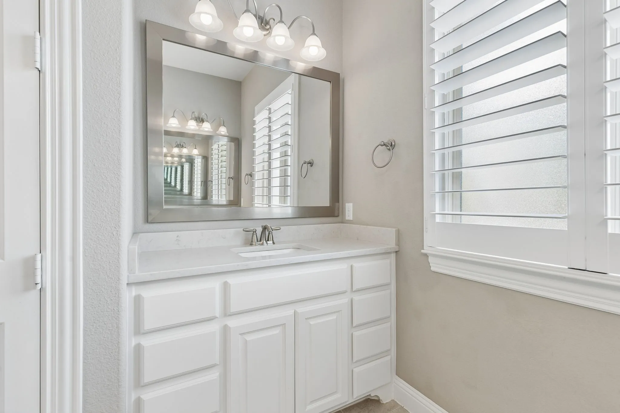 Single Family Residence For Sale in Denton County , 6204 Prairie Brush Trail, Northlake, Texas 76226, 5 Bedroom, 6 Bathroom, 3 Garage spaces, 3,966 Sqft, built in 2017, mls#21366074, Real Estate Agent in Northlake, Homes For Sale in Denton county, Homes For Sale in Northlake, Realtor in Northlake Texas, Real Estate Brokerage Independent Realty Texas, Luminita Cordes Realtor