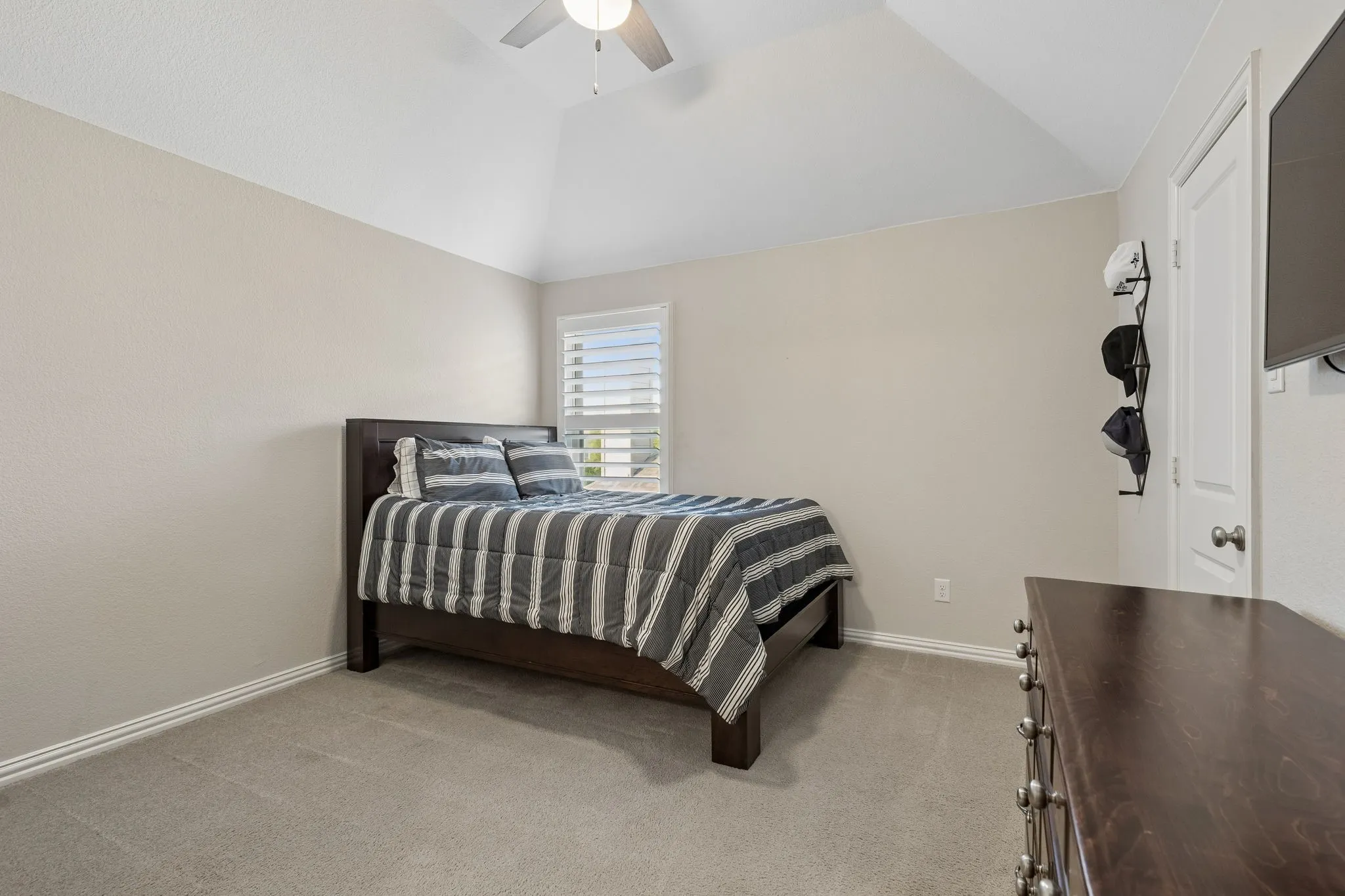 Single Family Residence For Sale in Denton County , 6204 Prairie Brush Trail, Northlake, Texas 76226, 5 Bedroom, 6 Bathroom, 3 Garage spaces, 3,966 Sqft, built in 2017, mls#21366074, Real Estate Agent in Northlake, Homes For Sale in Denton county, Homes For Sale in Northlake, Realtor in Northlake Texas, Real Estate Brokerage Independent Realty Texas, Luminita Cordes Realtor