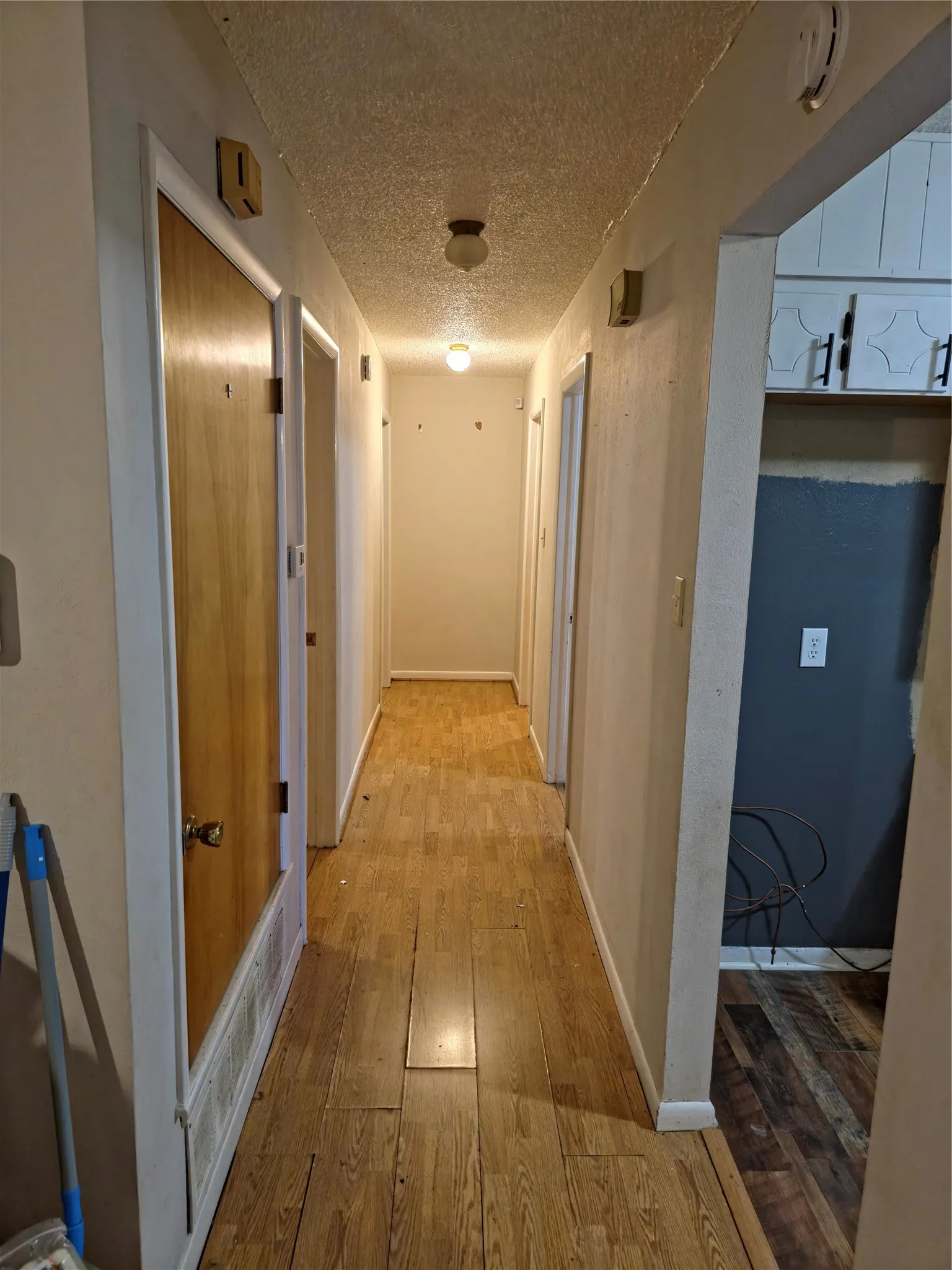 Single Family Residence For Sale in Hardeman County , 906 W 13th Street, Quanah, Texas 79252, 3 Bedroom, 1 Bathroom, Garage spaces, 1,247 Sqft, built in 1945, mls#21370885, Real Estate Agent in Quanah, Homes For Sale in Hardeman county, Homes For Sale in Quanah, Realtor in Quanah Texas, Real Estate Brokerage Independent Realty Texas, Luminita Cordes Realtor