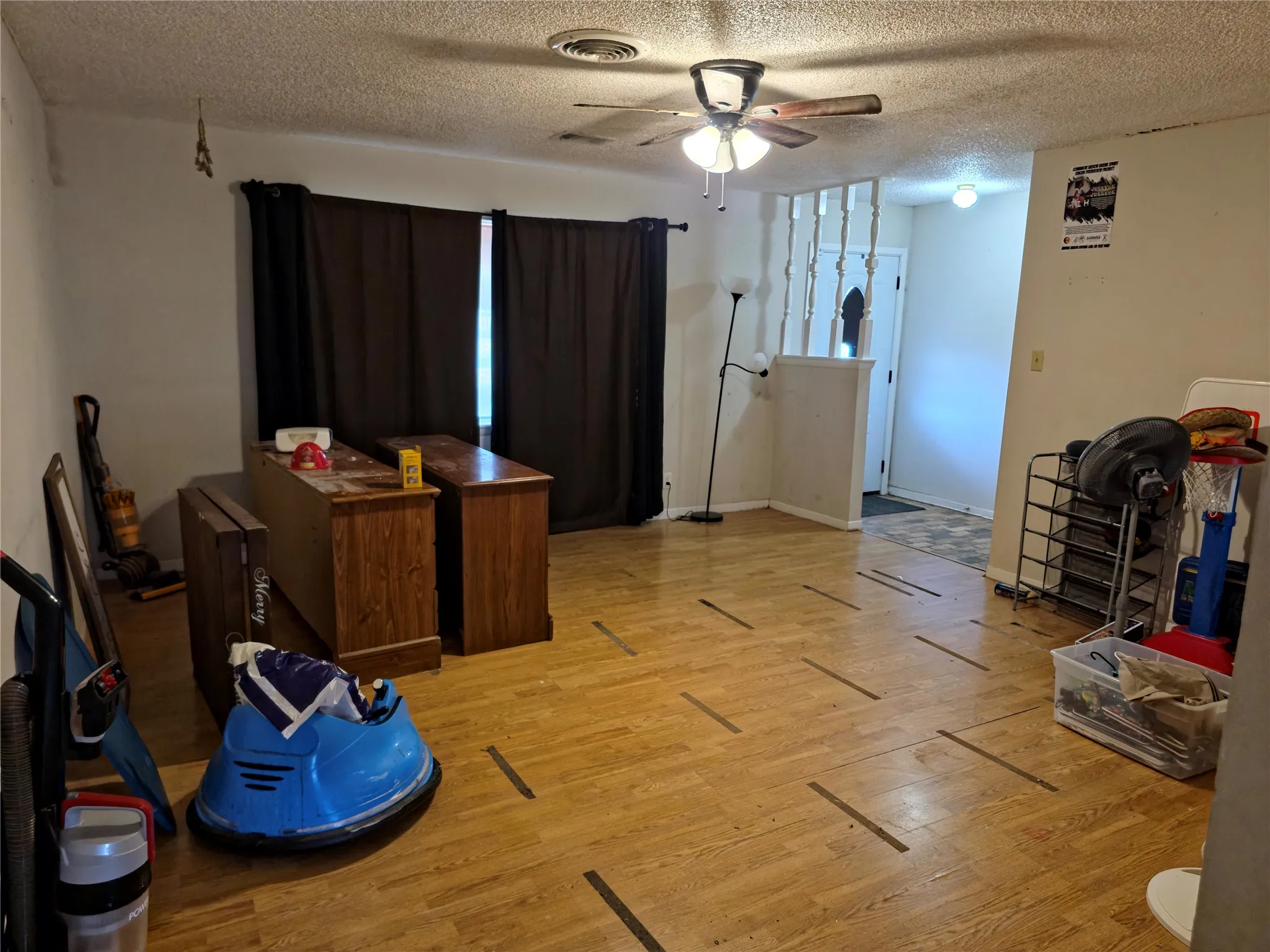 Single Family Residence For Sale in Hardeman County , 906 W 13th Street, Quanah, Texas 79252, 3 Bedroom, 1 Bathroom, Garage spaces, 1,247 Sqft, built in 1945, mls#21370885, Real Estate Agent in Quanah, Homes For Sale in Hardeman county, Homes For Sale in Quanah, Realtor in Quanah Texas, Real Estate Brokerage Independent Realty Texas, Luminita Cordes Realtor