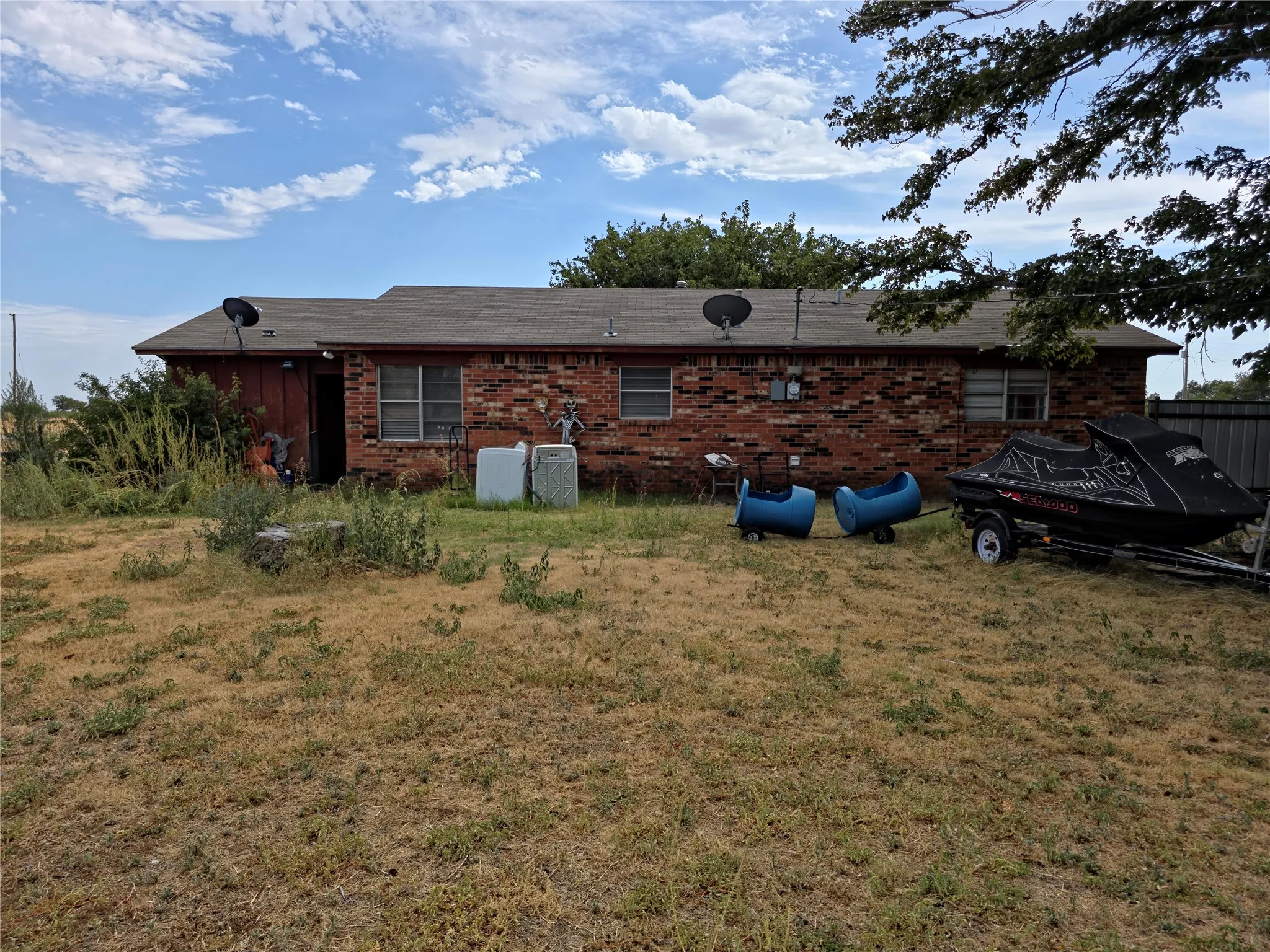 Single Family Residence For Sale in Hardeman County , 906 W 13th Street, Quanah, Texas 79252, 3 Bedroom, 1 Bathroom, Garage spaces, 1,247 Sqft, built in 1945, mls#21370885, Real Estate Agent in Quanah, Homes For Sale in Hardeman county, Homes For Sale in Quanah, Realtor in Quanah Texas, Real Estate Brokerage Independent Realty Texas, Luminita Cordes Realtor