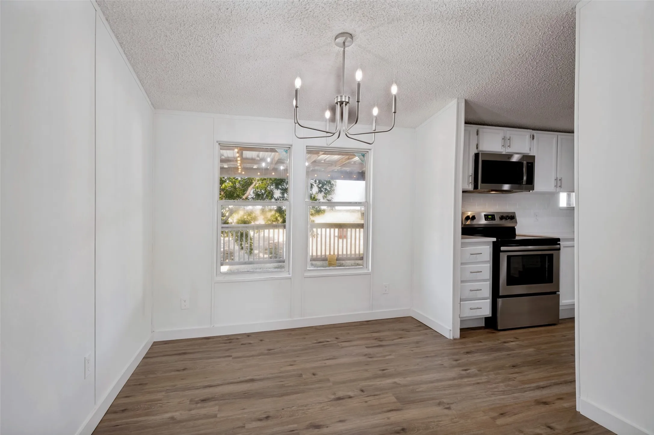 Mobile Home For Sale in Cooke County , 603 County Road 2133, Valley View, Texas 76272, 3 Bedroom, 2 Bathroom, Garage spaces, 1,456 Sqft, built in 1999, mls#21361290, Real Estate Agent in Valley View, Homes For Sale in Cooke county, Homes For Sale in Valley View, Realtor in Valley View Texas, Real Estate Brokerage Independent Realty Texas, Luminita Cordes Realtor