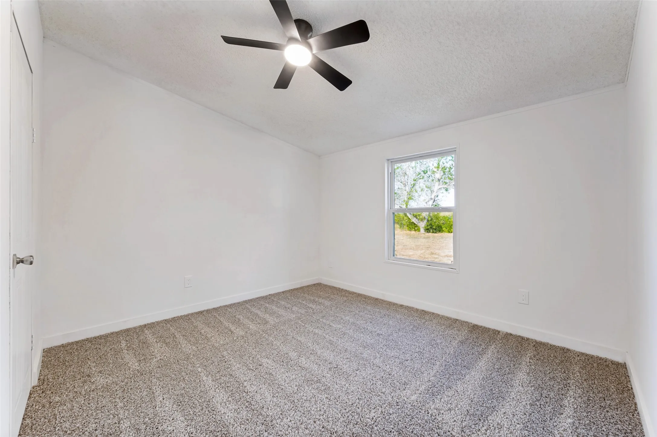 Mobile Home For Sale in Cooke County , 603 County Road 2133, Valley View, Texas 76272, 3 Bedroom, 2 Bathroom, Garage spaces, 1,456 Sqft, built in 1999, mls#21361290, Real Estate Agent in Valley View, Homes For Sale in Cooke county, Homes For Sale in Valley View, Realtor in Valley View Texas, Real Estate Brokerage Independent Realty Texas, Luminita Cordes Realtor