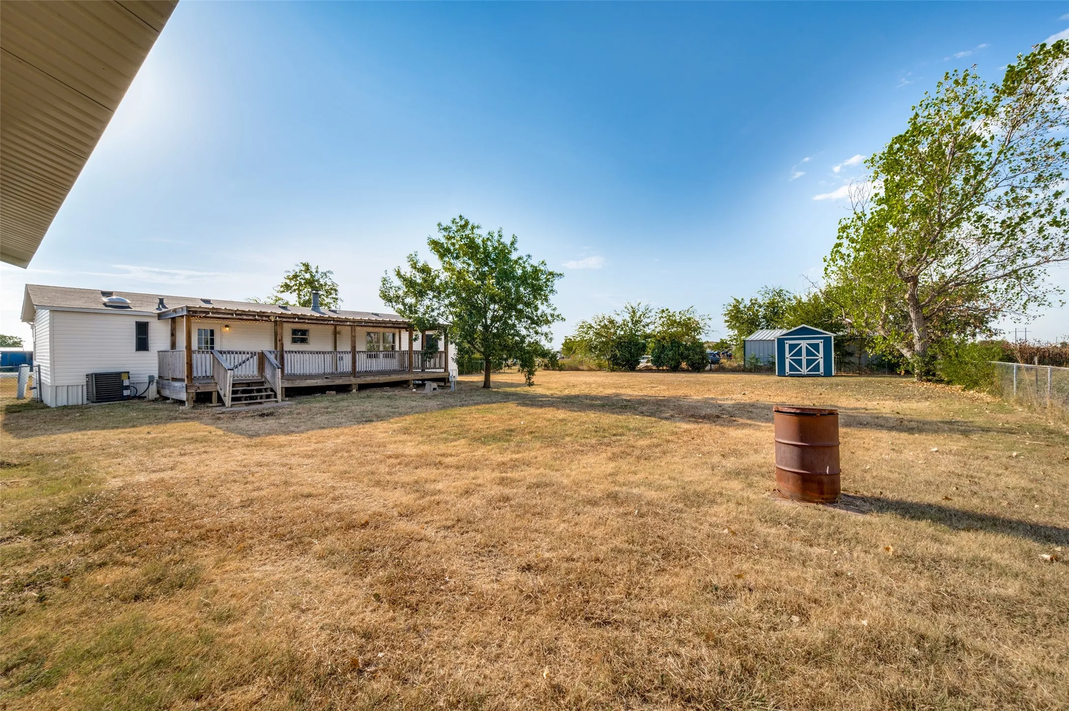 Mobile Home For Sale in Cooke County , 603 County Road 2133, Valley View, Texas 76272, 3 Bedroom, 2 Bathroom, Garage spaces, 1,456 Sqft, built in 1999, mls#21361290, Real Estate Agent in Valley View, Homes For Sale in Cooke county, Homes For Sale in Valley View, Realtor in Valley View Texas, Real Estate Brokerage Independent Realty Texas, Luminita Cordes Realtor