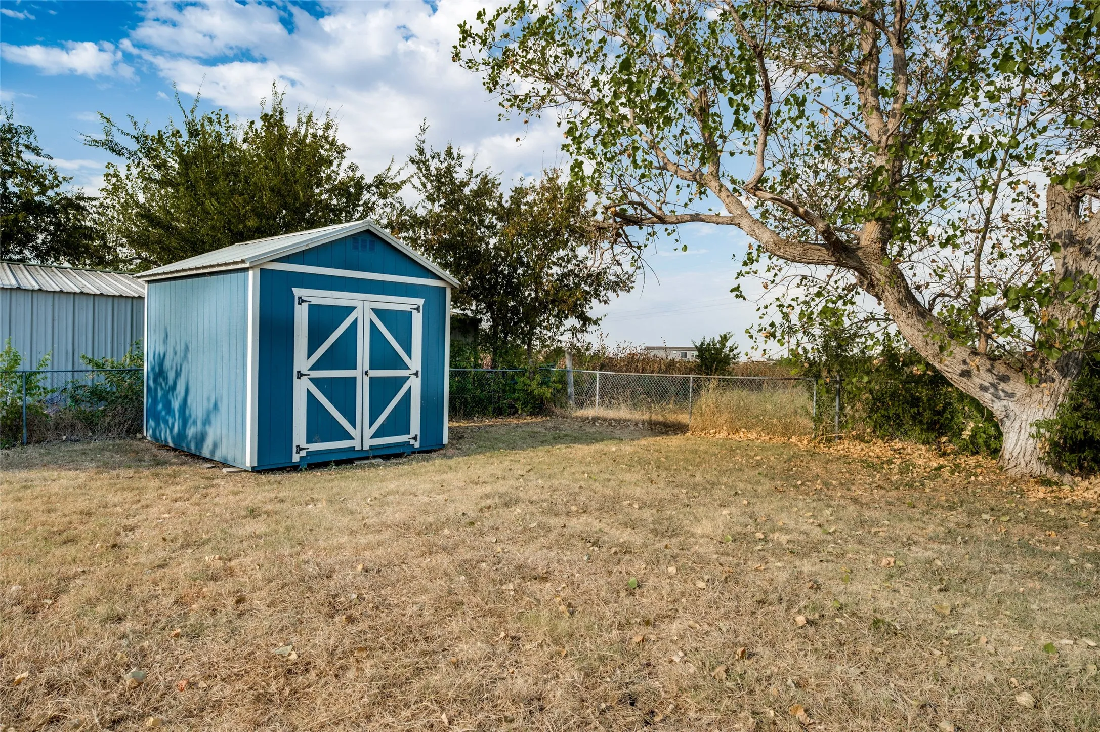 Mobile Home For Sale in Cooke County , 603 County Road 2133, Valley View, Texas 76272, 3 Bedroom, 2 Bathroom, Garage spaces, 1,456 Sqft, built in 1999, mls#21361290, Real Estate Agent in Valley View, Homes For Sale in Cooke county, Homes For Sale in Valley View, Realtor in Valley View Texas, Real Estate Brokerage Independent Realty Texas, Luminita Cordes Realtor