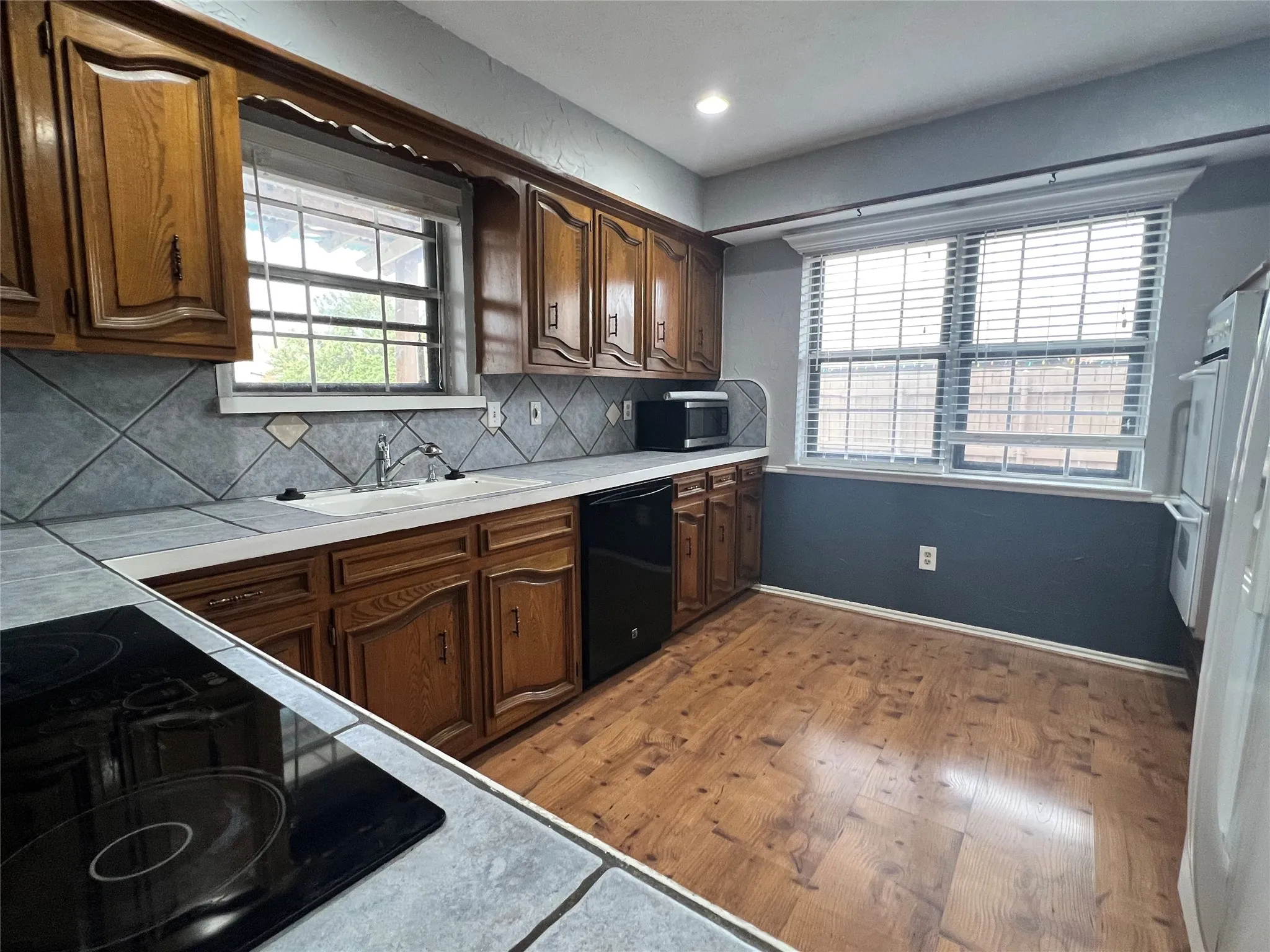 Single Family Residence For Rent in Collin County , 2501 Landershire Lane, Plano, Texas 75023, 3 Bedroom, 2 Bathroom, 2 Garage spaces, 1,635 Sqft, built in 1976, mls#21370858, Real Estate Agent in Plano, Homes For Rent in Collin county, Homes For Rent in Plano, Realtor in Plano Texas, Real Estate Brokerage Independent Realty Texas, Luminita Cordes Realtor