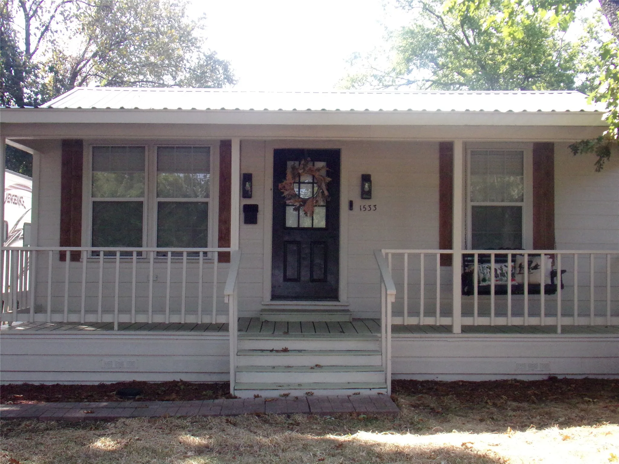 Single Family Residence For Sale in Navarro County , 1533 W 6th Street, Corsicana, Texas 75110, 2 Bedroom, 1 Bathroom, Garage spaces, 884 Sqft, built in 1955, mls#21369804, Real Estate Agent in Corsicana, Homes For Sale in Navarro county, Homes For Sale in Corsicana, Realtor in Corsicana Texas, Real Estate Brokerage Independent Realty Texas, Luminita Cordes Realtor