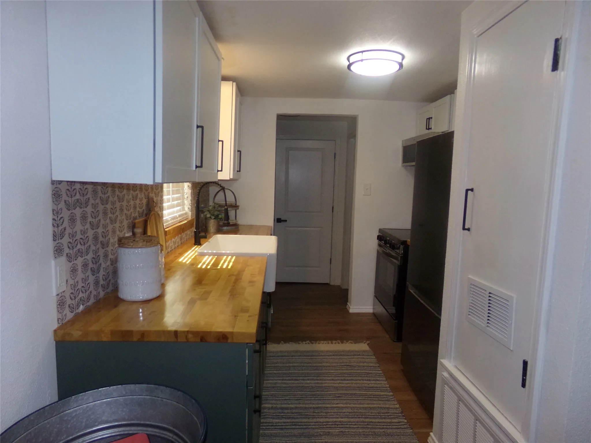Single Family Residence For Sale in Navarro County , 1533 W 6th Street, Corsicana, Texas 75110, 2 Bedroom, 1 Bathroom, Garage spaces, 884 Sqft, built in 1955, mls#21369804, Real Estate Agent in Corsicana, Homes For Sale in Navarro county, Homes For Sale in Corsicana, Realtor in Corsicana Texas, Real Estate Brokerage Independent Realty Texas, Luminita Cordes Realtor