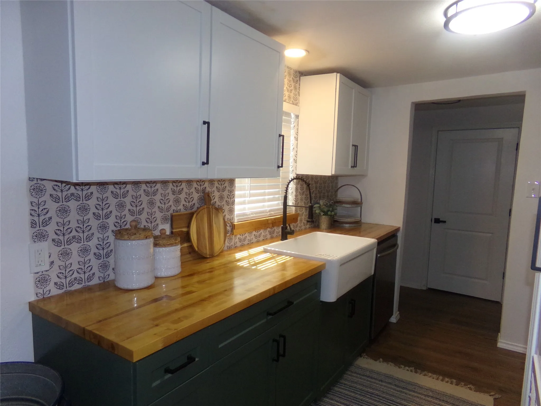 Single Family Residence For Sale in Navarro County , 1533 W 6th Street, Corsicana, Texas 75110, 2 Bedroom, 1 Bathroom, Garage spaces, 884 Sqft, built in 1955, mls#21369804, Real Estate Agent in Corsicana, Homes For Sale in Navarro county, Homes For Sale in Corsicana, Realtor in Corsicana Texas, Real Estate Brokerage Independent Realty Texas, Luminita Cordes Realtor
