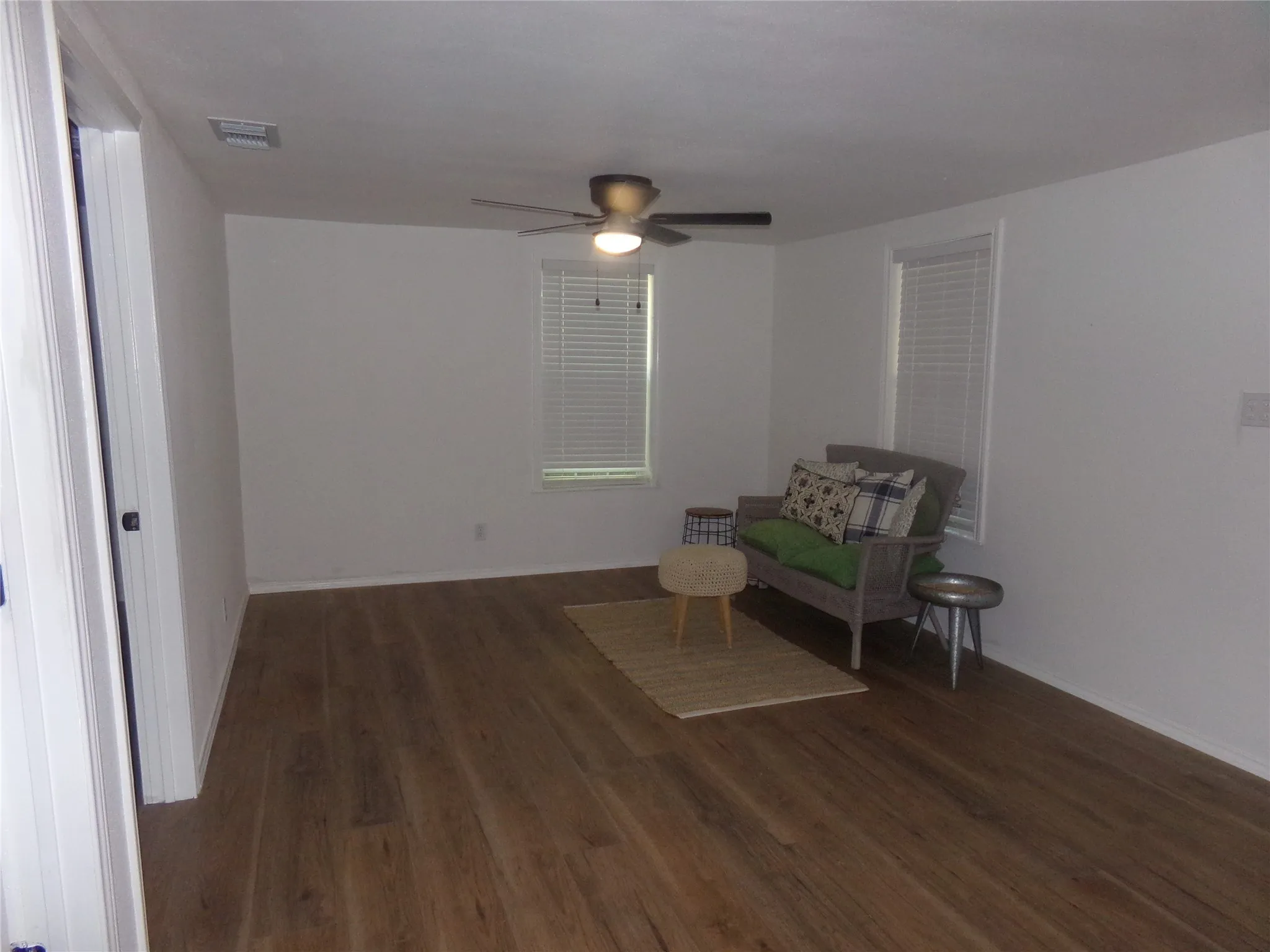 Single Family Residence For Sale in Navarro County , 1533 W 6th Street, Corsicana, Texas 75110, 2 Bedroom, 1 Bathroom, Garage spaces, 884 Sqft, built in 1955, mls#21369804, Real Estate Agent in Corsicana, Homes For Sale in Navarro county, Homes For Sale in Corsicana, Realtor in Corsicana Texas, Real Estate Brokerage Independent Realty Texas, Luminita Cordes Realtor