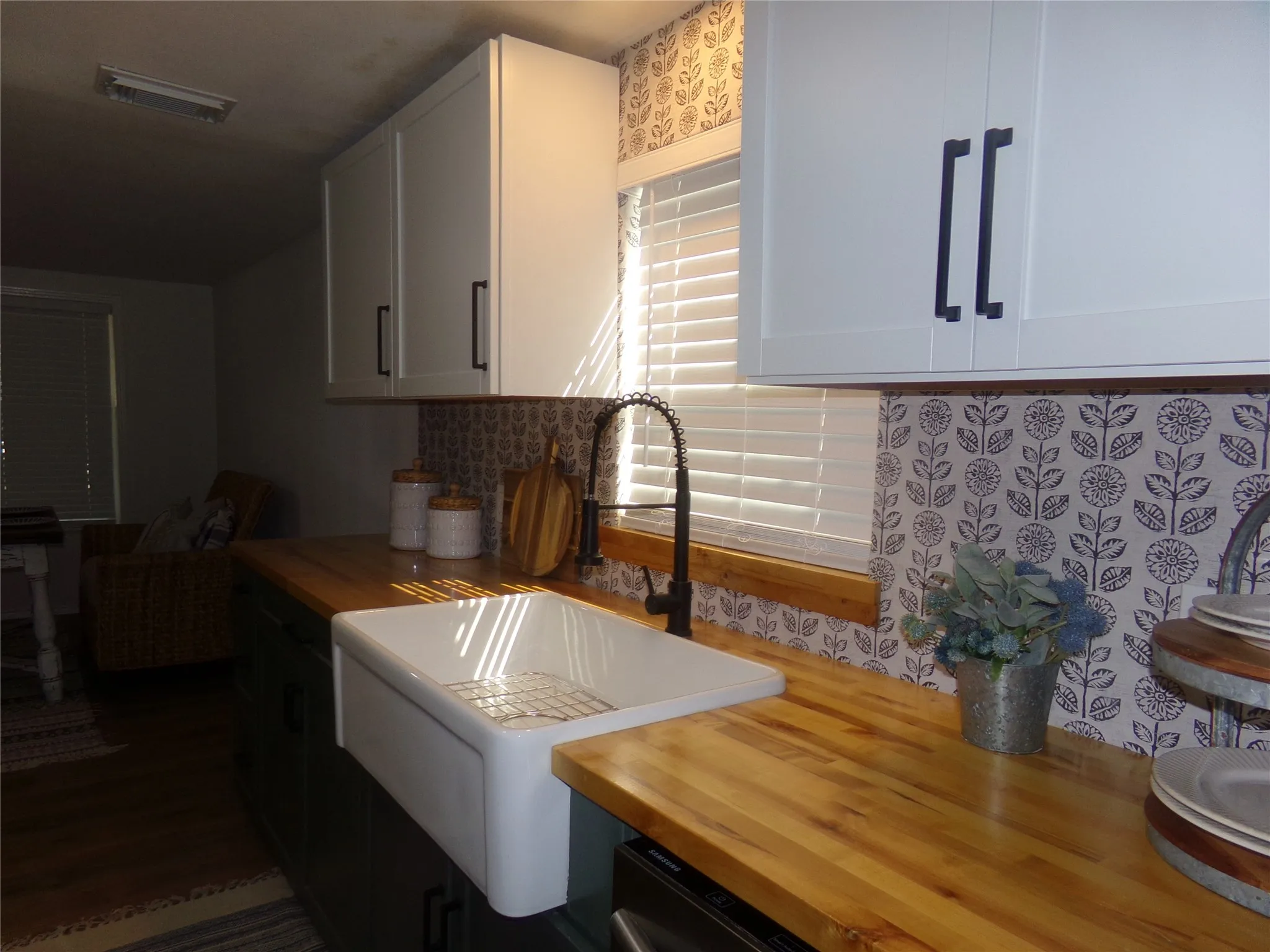 Farm house sink