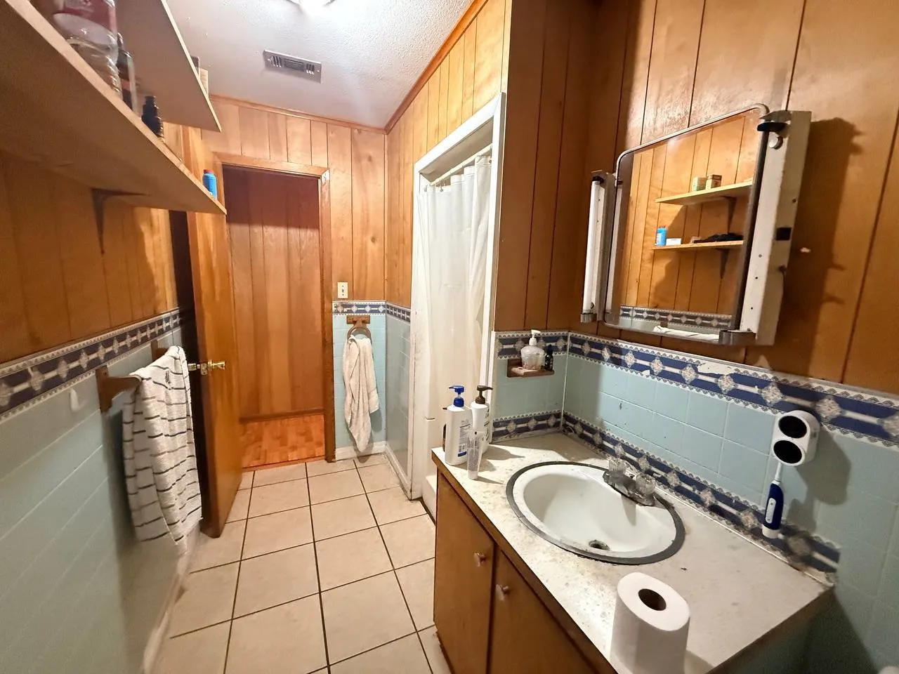 Single Family Residence For Sale in Sabine (TX) County , 1195 US Highway 96 N, Pineland, Texas 75968, 3 Bedroom, 2 Bathroom, 2 Garage spaces, 1,400 Sqft, built in 1968, mls#21370138, Real Estate Agent in Pineland, Homes For Sale in Sabine (TX) county, Homes For Sale in Pineland, Realtor in Pineland Texas, Real Estate Brokerage Independent Realty Texas, Luminita Cordes Realtor