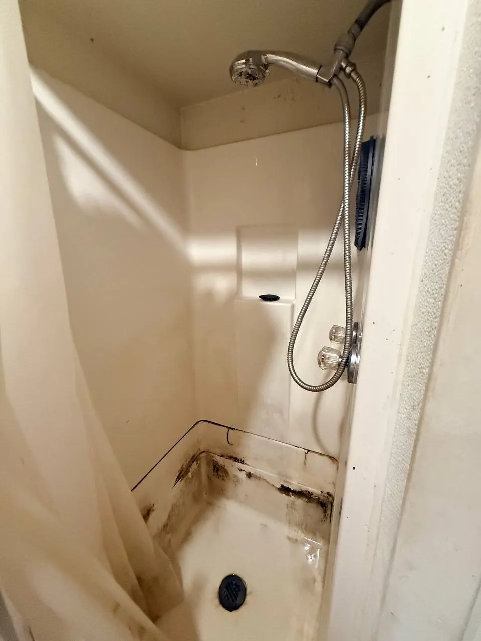 Single Family Residence For Sale in Sabine (TX) County , 1195 US Highway 96 N, Pineland, Texas 75968, 3 Bedroom, 2 Bathroom, 2 Garage spaces, 1,400 Sqft, built in 1968, mls#21370138, Real Estate Agent in Pineland, Homes For Sale in Sabine (TX) county, Homes For Sale in Pineland, Realtor in Pineland Texas, Real Estate Brokerage Independent Realty Texas, Luminita Cordes Realtor