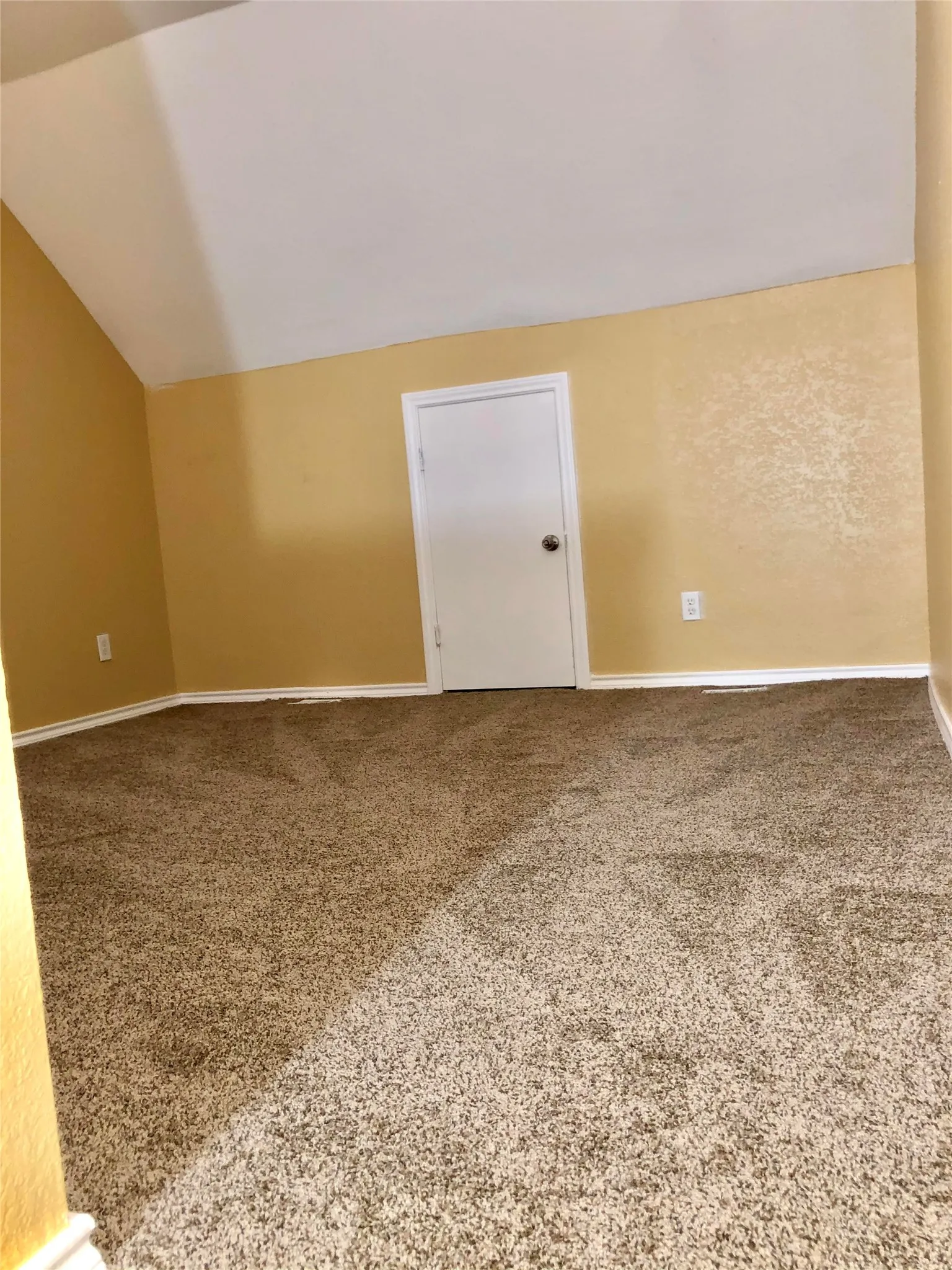 Upstairs  loft possible 3 rd bedroom, office , work out room. On room upstairs