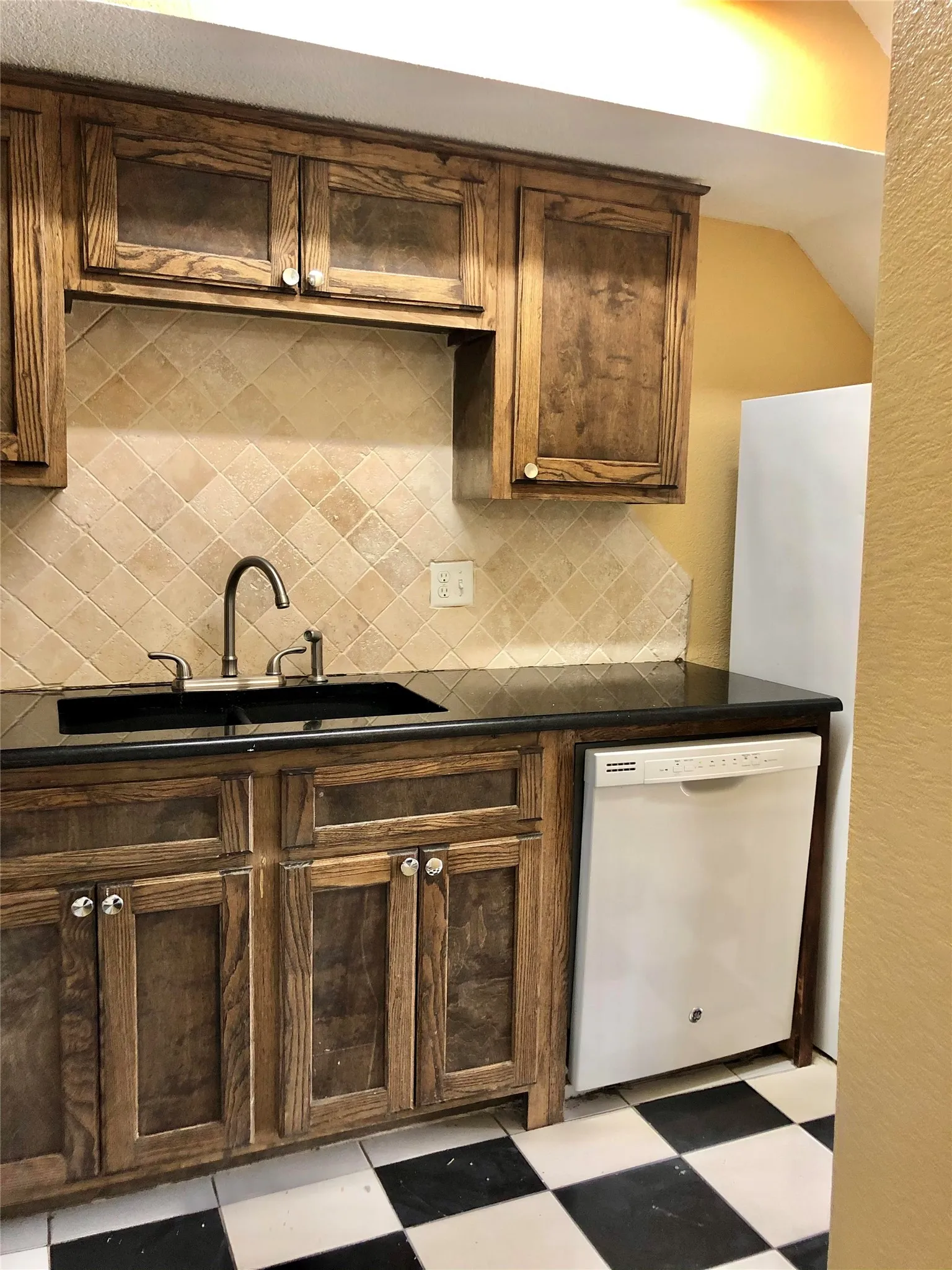 Kitchen offers all appliances