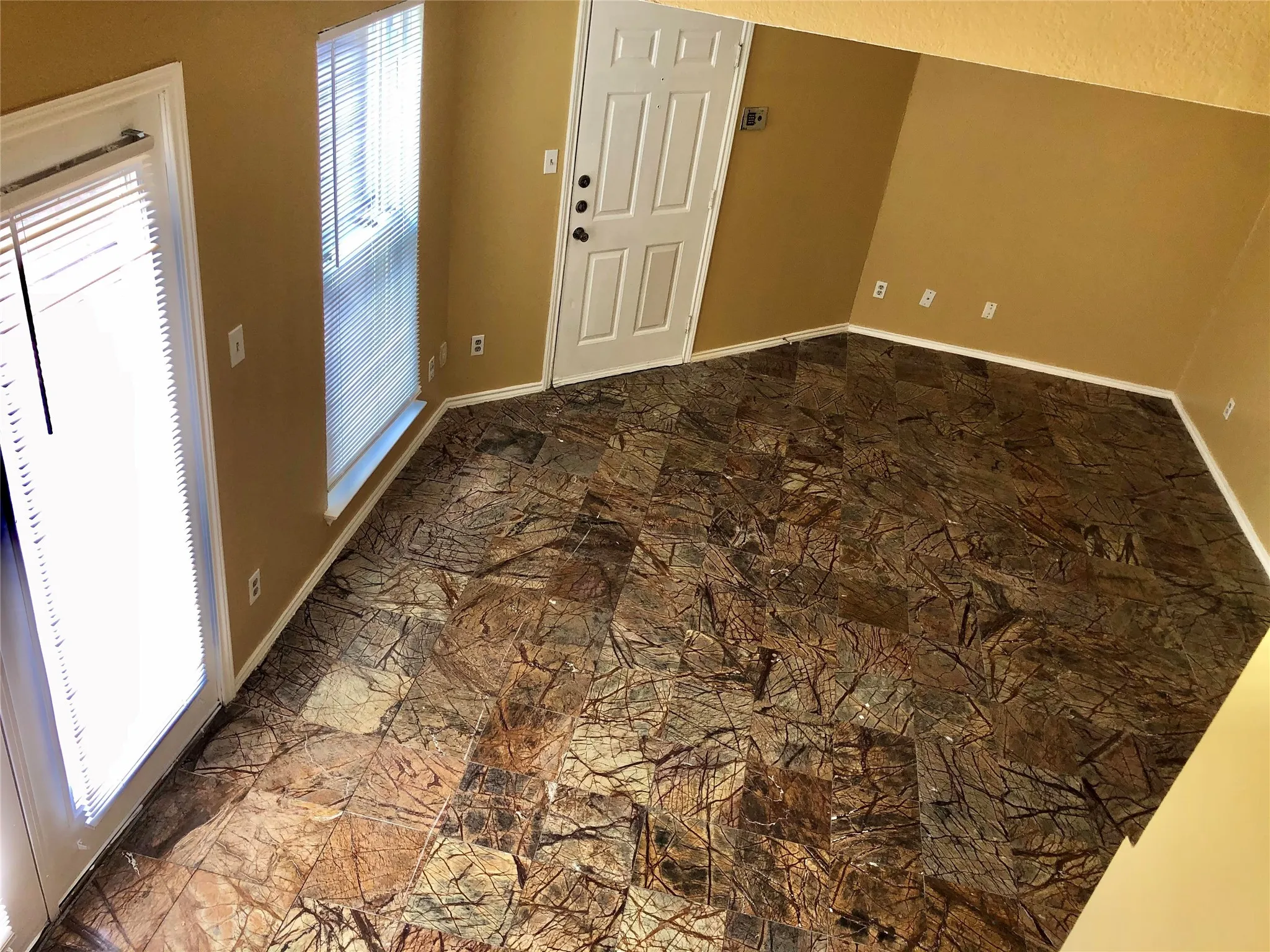 Living room , unit is 900 + square feet
