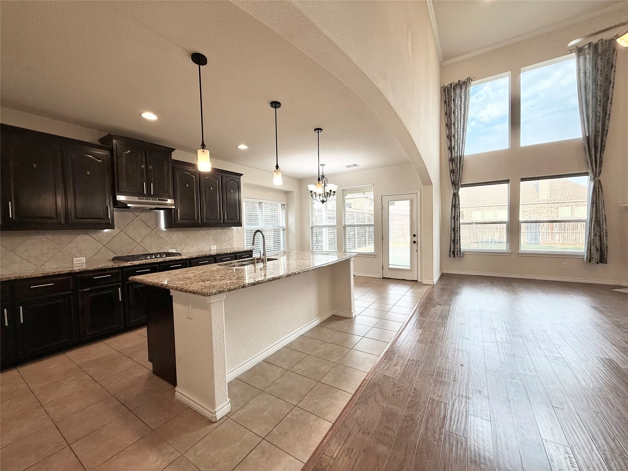 Single Family Residence For Rent in Tarrant County , 5021 Sunwood Circle, Fort Worth, Texas 76123, 4 Bedroom, 4 Bathroom, 2 Garage spaces, 3,060 Sqft, built in 2015, mls#21370606, Real Estate Agent in Fort Worth, Homes For Rent in Tarrant county, Homes For Rent in Fort Worth, Realtor in Fort Worth Texas, Real Estate Brokerage Independent Realty Texas, Luminita Cordes Realtor
