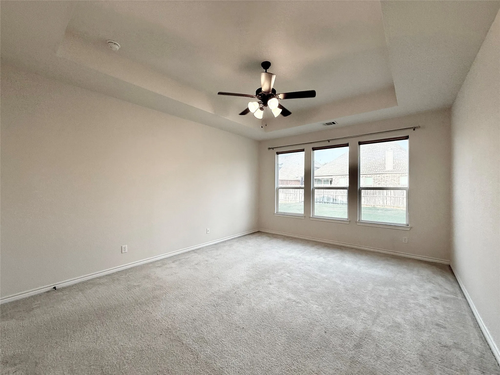 Single Family Residence For Rent in Tarrant County , 5021 Sunwood Circle, Fort Worth, Texas 76123, 4 Bedroom, 4 Bathroom, 2 Garage spaces, 3,060 Sqft, built in 2015, mls#21370606, Real Estate Agent in Fort Worth, Homes For Rent in Tarrant county, Homes For Rent in Fort Worth, Realtor in Fort Worth Texas, Real Estate Brokerage Independent Realty Texas, Luminita Cordes Realtor