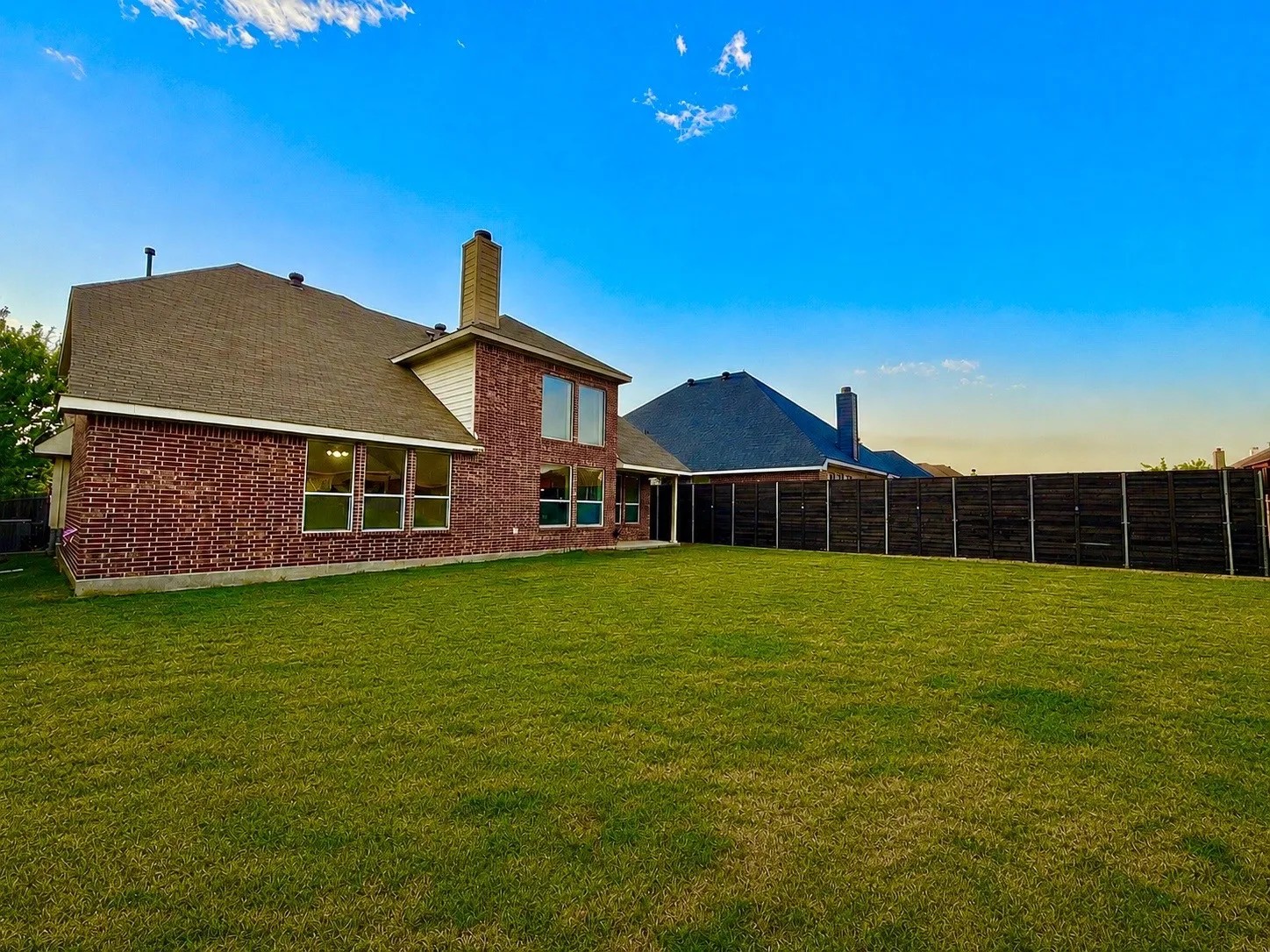 Single Family Residence For Rent in Tarrant County , 5021 Sunwood Circle, Fort Worth, Texas 76123, 4 Bedroom, 4 Bathroom, 2 Garage spaces, 3,060 Sqft, built in 2015, mls#21370606, Real Estate Agent in Fort Worth, Homes For Rent in Tarrant county, Homes For Rent in Fort Worth, Realtor in Fort Worth Texas, Real Estate Brokerage Independent Realty Texas, Luminita Cordes Realtor