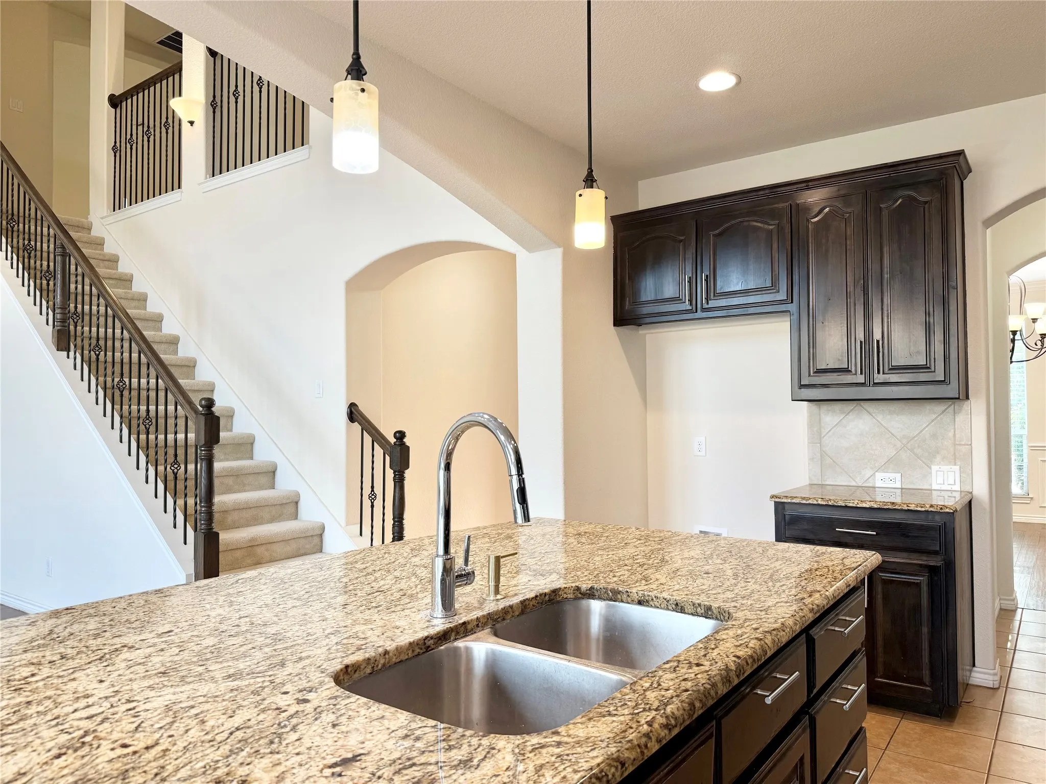 Single Family Residence For Rent in Tarrant County , 5021 Sunwood Circle, Fort Worth, Texas 76123, 4 Bedroom, 4 Bathroom, 2 Garage spaces, 3,060 Sqft, built in 2015, mls#21370606, Real Estate Agent in Fort Worth, Homes For Rent in Tarrant county, Homes For Rent in Fort Worth, Realtor in Fort Worth Texas, Real Estate Brokerage Independent Realty Texas, Luminita Cordes Realtor