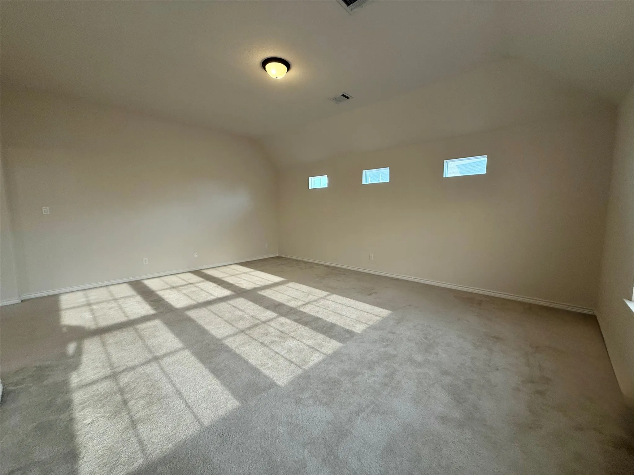 Single Family Residence For Rent in Tarrant County , 5021 Sunwood Circle, Fort Worth, Texas 76123, 4 Bedroom, 4 Bathroom, 2 Garage spaces, 3,060 Sqft, built in 2015, mls#21370606, Real Estate Agent in Fort Worth, Homes For Rent in Tarrant county, Homes For Rent in Fort Worth, Realtor in Fort Worth Texas, Real Estate Brokerage Independent Realty Texas, Luminita Cordes Realtor