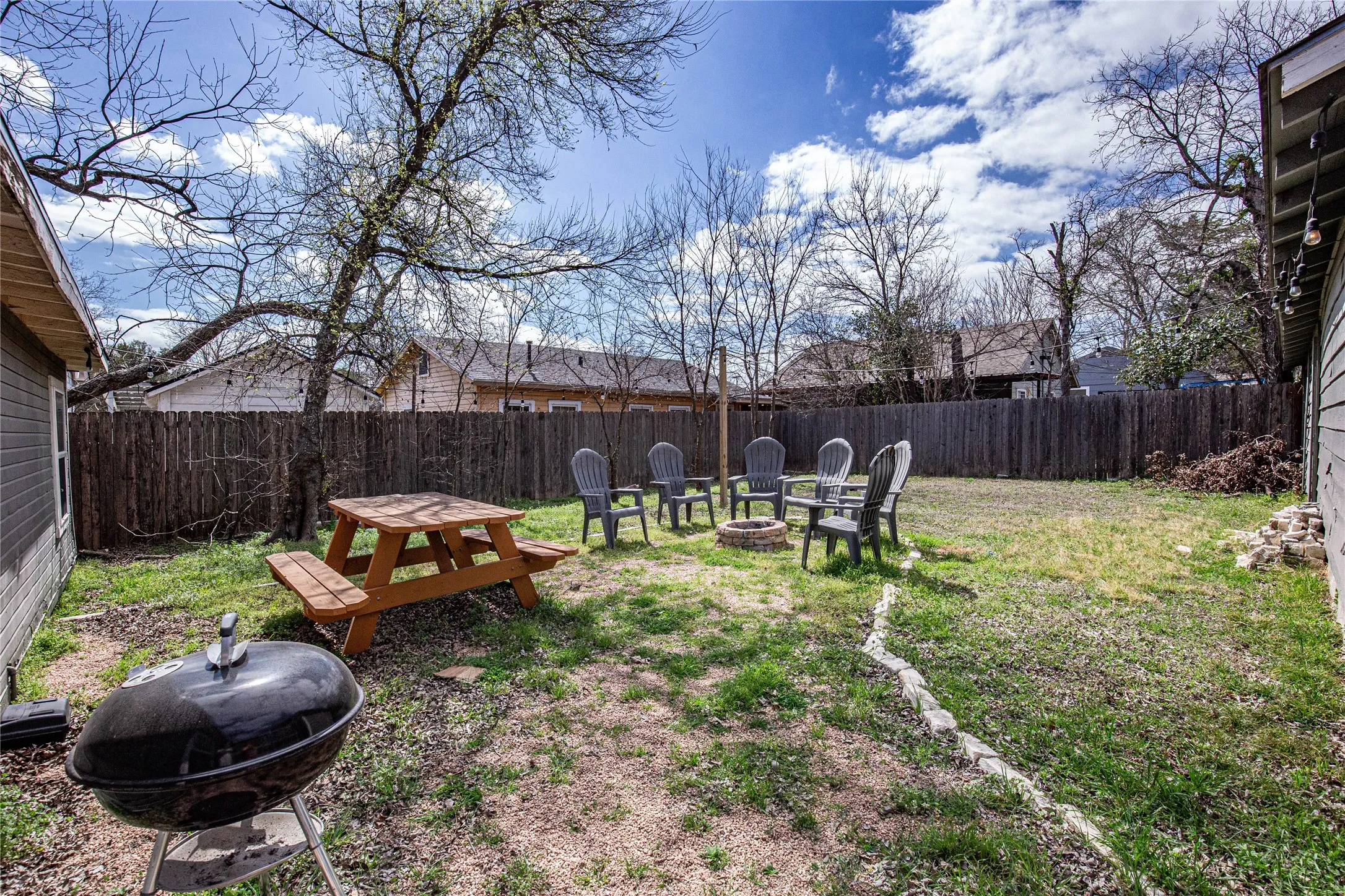 Single Family Residence For Sale in Mc Lennan County , 1108 N 28th Street, Waco, Texas 76707, 3 Bedroom, 2 Bathroom, 2 Garage spaces, 1,316 Sqft, built in 1948, mls#21370893, Real Estate Agent in Waco, Homes For Sale in Mc Lennan county, Homes For Sale in Waco, Realtor in Waco Texas, Real Estate Brokerage Independent Realty Texas, Luminita Cordes Realtor