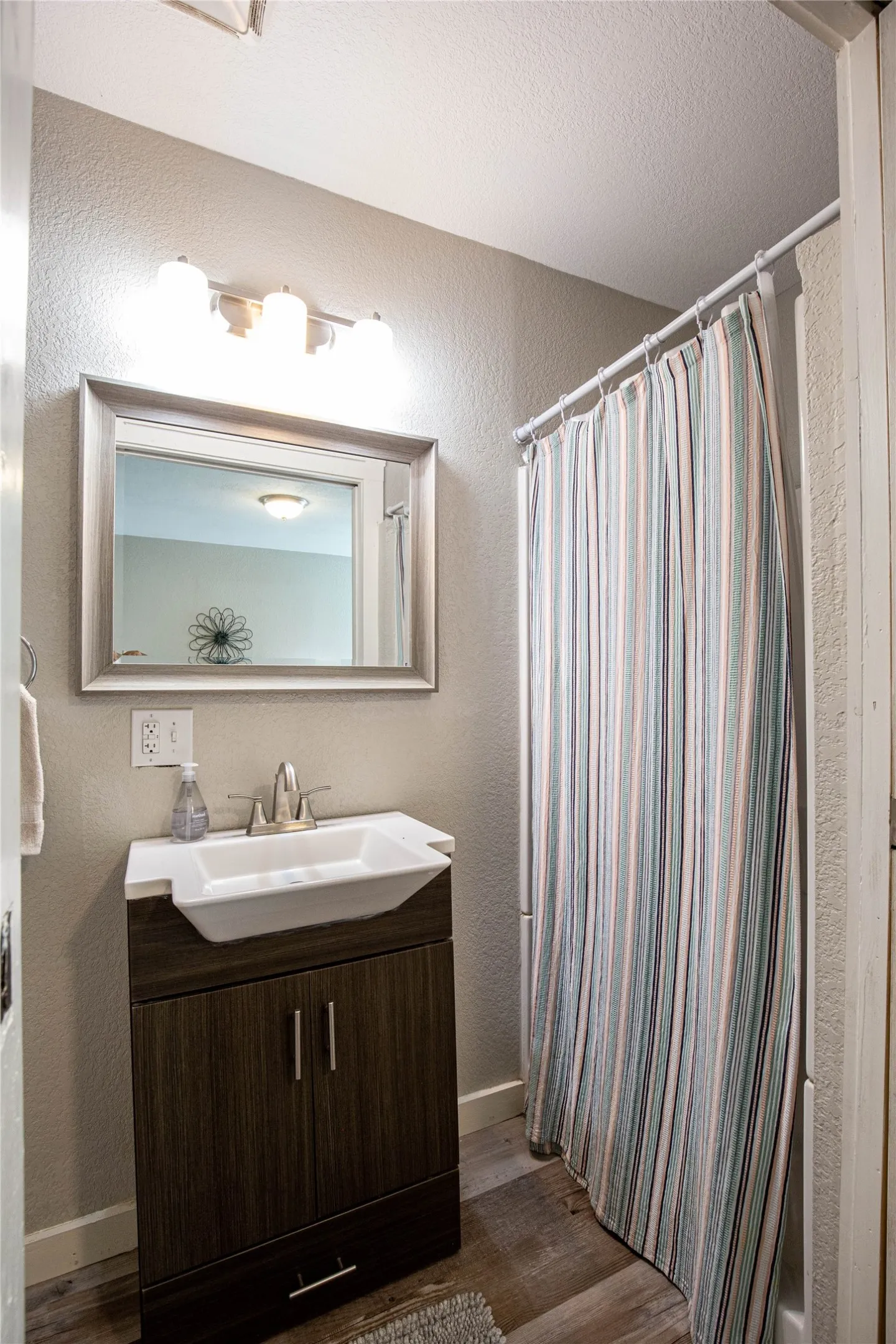 Single Family Residence For Sale in Mc Lennan County , 1108 N 28th Street, Waco, Texas 76707, 3 Bedroom, 2 Bathroom, 2 Garage spaces, 1,316 Sqft, built in 1948, mls#21370893, Real Estate Agent in Waco, Homes For Sale in Mc Lennan county, Homes For Sale in Waco, Realtor in Waco Texas, Real Estate Brokerage Independent Realty Texas, Luminita Cordes Realtor