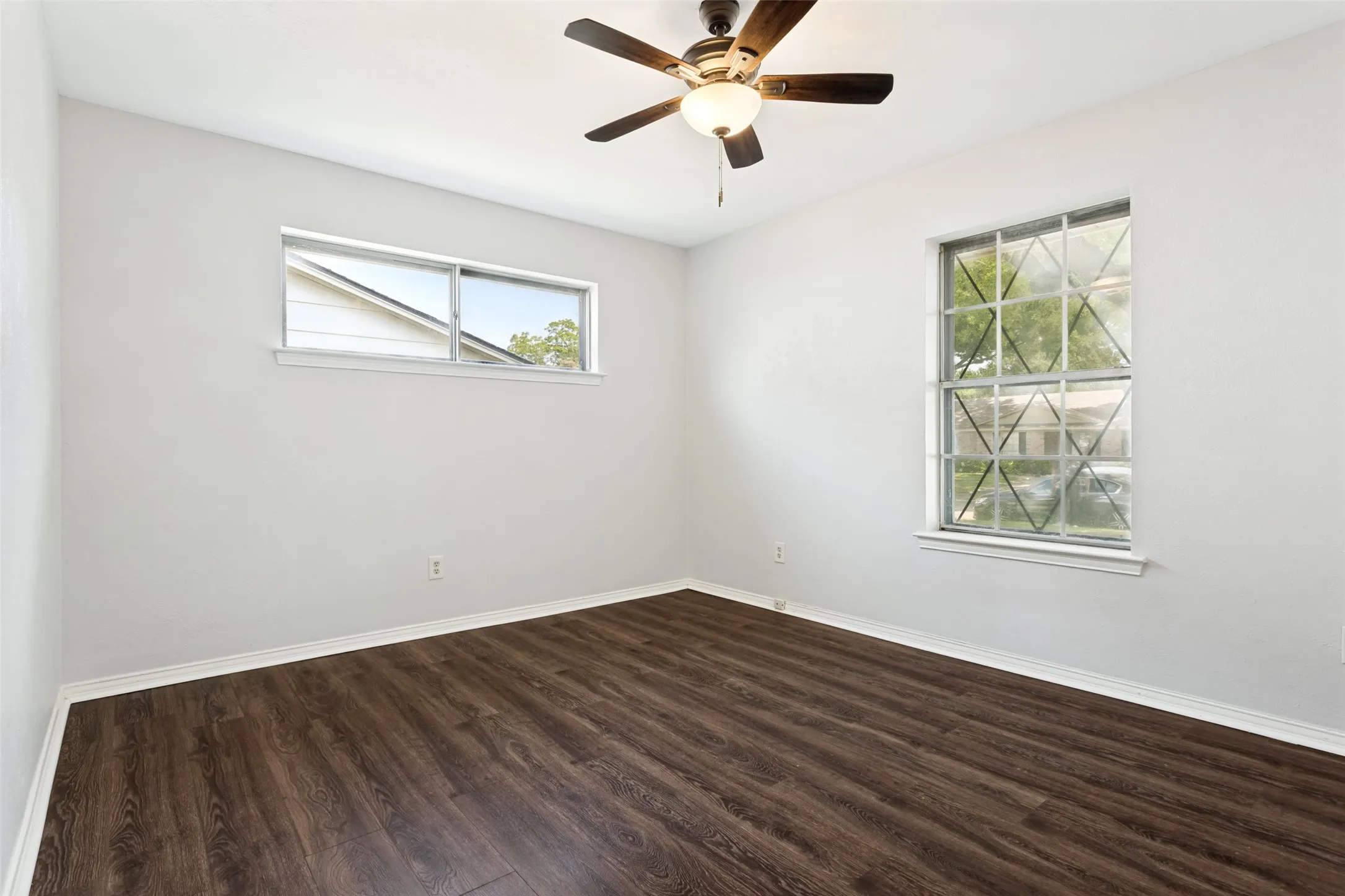 Single Family Residence For Sale in Dallas County , 2629 Montclair Lane, Mesquite, Texas 75150, 4 Bedroom, 2 Bathroom, 2 Garage spaces, 2,062 Sqft, built in 1974, mls#21232635, Real Estate Agent in Mesquite, Homes For Sale in Dallas county, Homes For Sale in Mesquite, Realtor in Mesquite Texas, Real Estate Brokerage Independent Realty Texas, Luminita Cordes Realtor