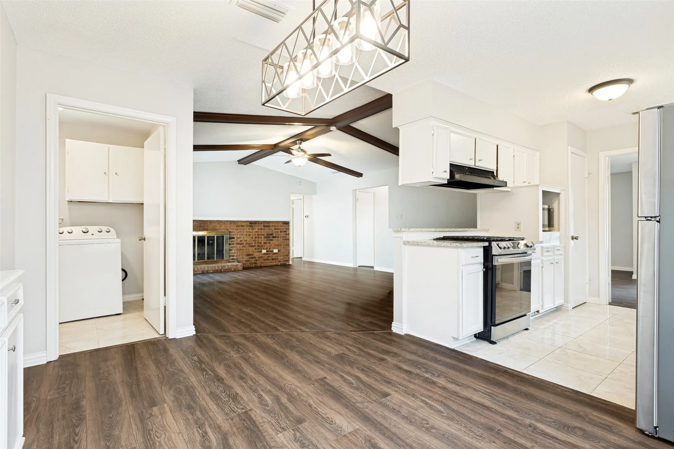 Single Family Residence For Sale in Dallas County , 2629 Montclair Lane, Mesquite, Texas 75150, 4 Bedroom, 2 Bathroom, 2 Garage spaces, 2,062 Sqft, built in 1974, mls#21232635, Real Estate Agent in Mesquite, Homes For Sale in Dallas county, Homes For Sale in Mesquite, Realtor in Mesquite Texas, Real Estate Brokerage Independent Realty Texas, Luminita Cordes Realtor