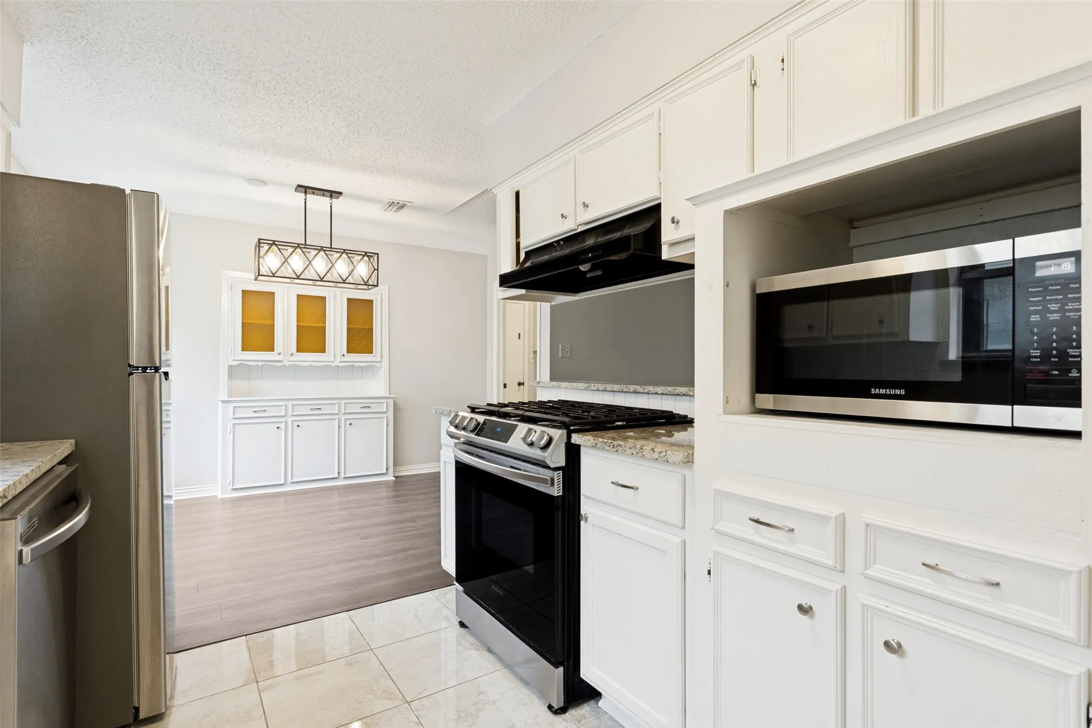Single Family Residence For Sale in Dallas County , 2629 Montclair Lane, Mesquite, Texas 75150, 4 Bedroom, 2 Bathroom, 2 Garage spaces, 2,062 Sqft, built in 1974, mls#21232635, Real Estate Agent in Mesquite, Homes For Sale in Dallas county, Homes For Sale in Mesquite, Realtor in Mesquite Texas, Real Estate Brokerage Independent Realty Texas, Luminita Cordes Realtor