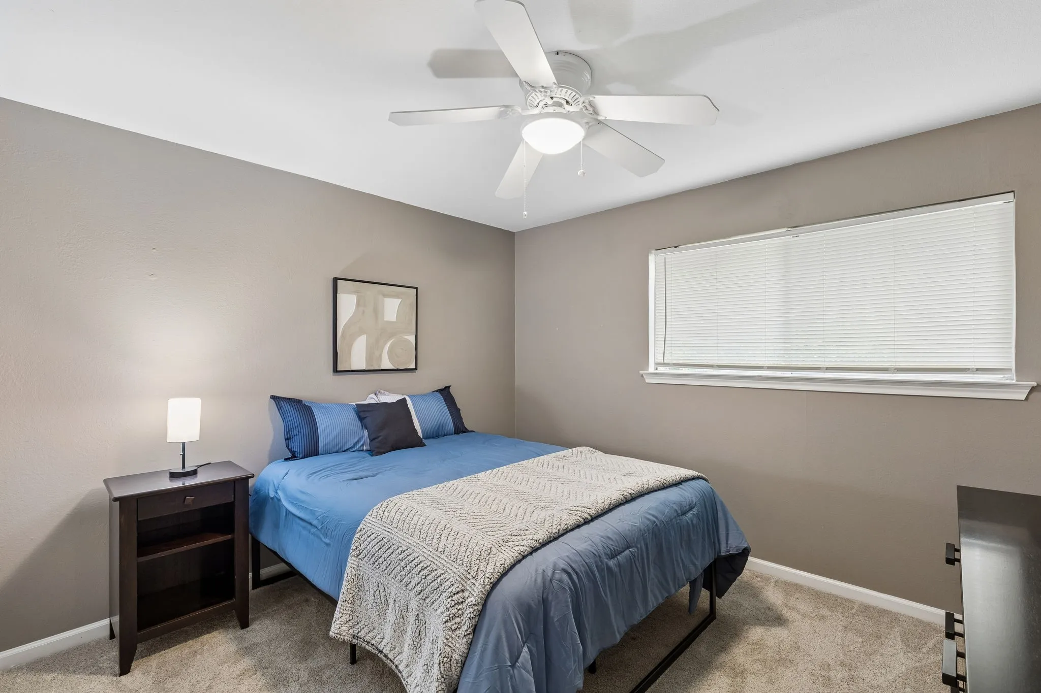 Townhouse For Sale in Dallas County , 9622 Highland View Drive, Dallas, Texas 75238, 3 Bedroom, 2 Bathroom, 2 Garage spaces, 2,106 Sqft, built in 1974, mls#21367883, Real Estate Agent in Dallas, Homes For Sale in Dallas county, Homes For Sale in Dallas, Realtor in Dallas Texas, Real Estate Brokerage Independent Realty Texas, Luminita Cordes Realtor