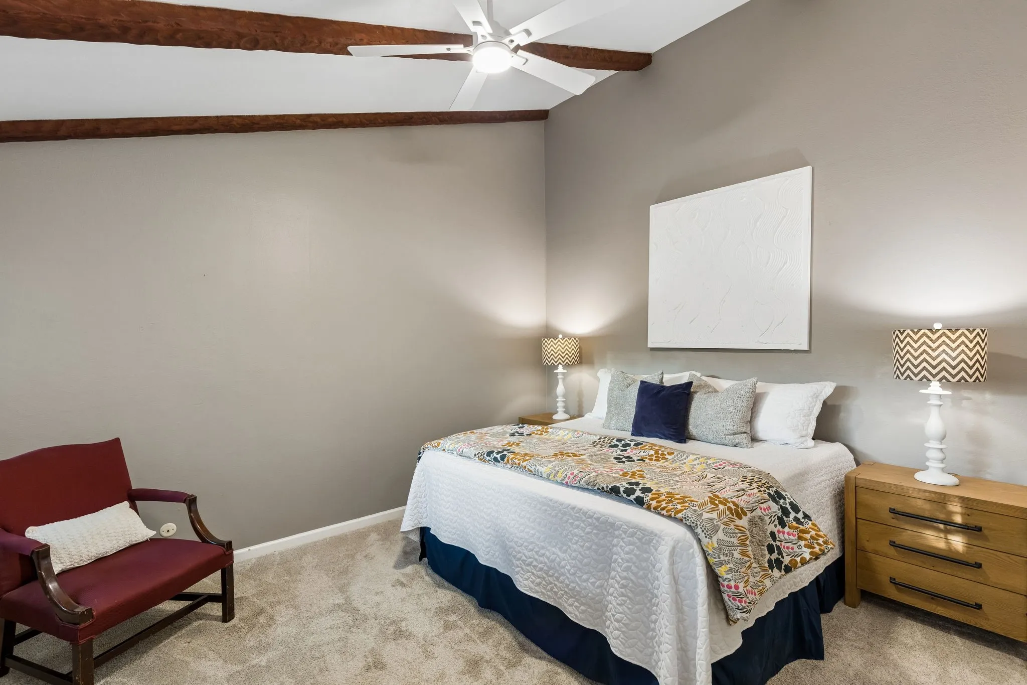 Townhouse For Sale in Dallas County , 9622 Highland View Drive, Dallas, Texas 75238, 3 Bedroom, 2 Bathroom, 2 Garage spaces, 2,106 Sqft, built in 1974, mls#21367883, Real Estate Agent in Dallas, Homes For Sale in Dallas county, Homes For Sale in Dallas, Realtor in Dallas Texas, Real Estate Brokerage Independent Realty Texas, Luminita Cordes Realtor