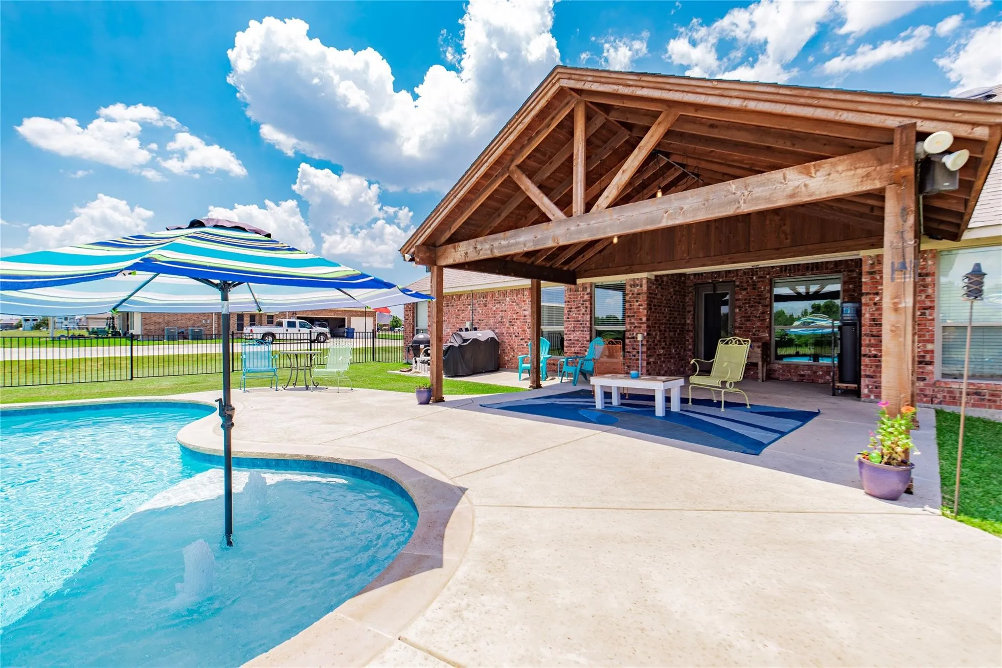 Single Family Residence For Sale in Rockwall County , 245 Mckinley Lane, Royse City, Texas 75189, 4 Bedroom, 2 Bathroom, 2 Garage spaces, 2,425 Sqft, built in 2007, mls#21370909, Real Estate Agent in Royse City, Homes For Sale in Rockwall county, Homes For Sale in Royse City, Realtor in Royse City Texas, Real Estate Brokerage Independent Realty Texas, Luminita Cordes Realtor