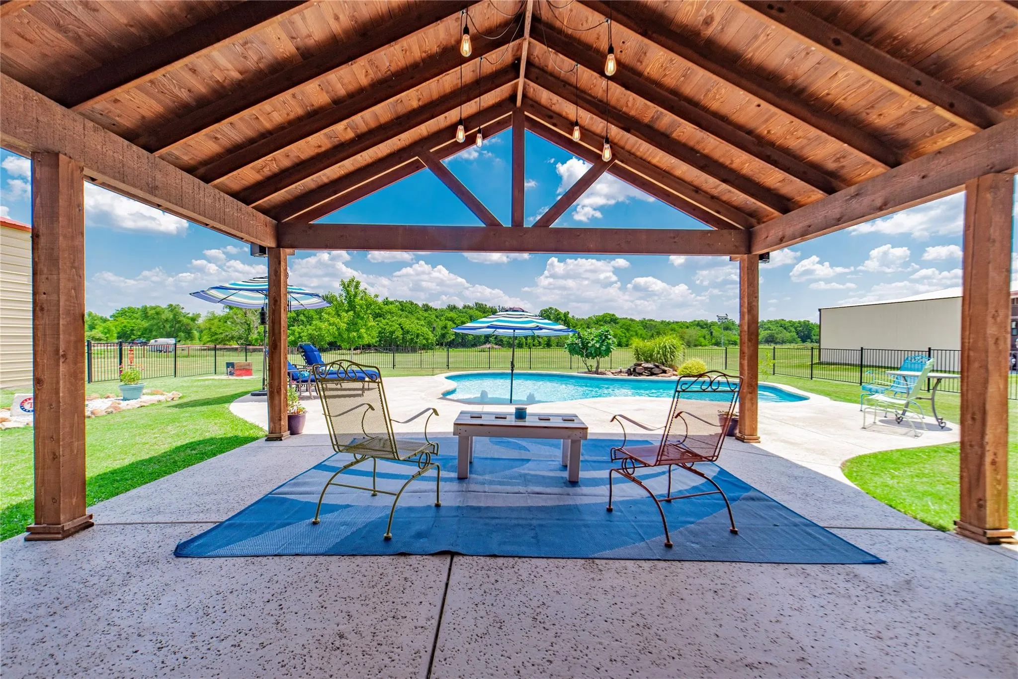 Single Family Residence For Sale in Rockwall County , 245 Mckinley Lane, Royse City, Texas 75189, 4 Bedroom, 2 Bathroom, 2 Garage spaces, 2,425 Sqft, built in 2007, mls#21370909, Real Estate Agent in Royse City, Homes For Sale in Rockwall county, Homes For Sale in Royse City, Realtor in Royse City Texas, Real Estate Brokerage Independent Realty Texas, Luminita Cordes Realtor