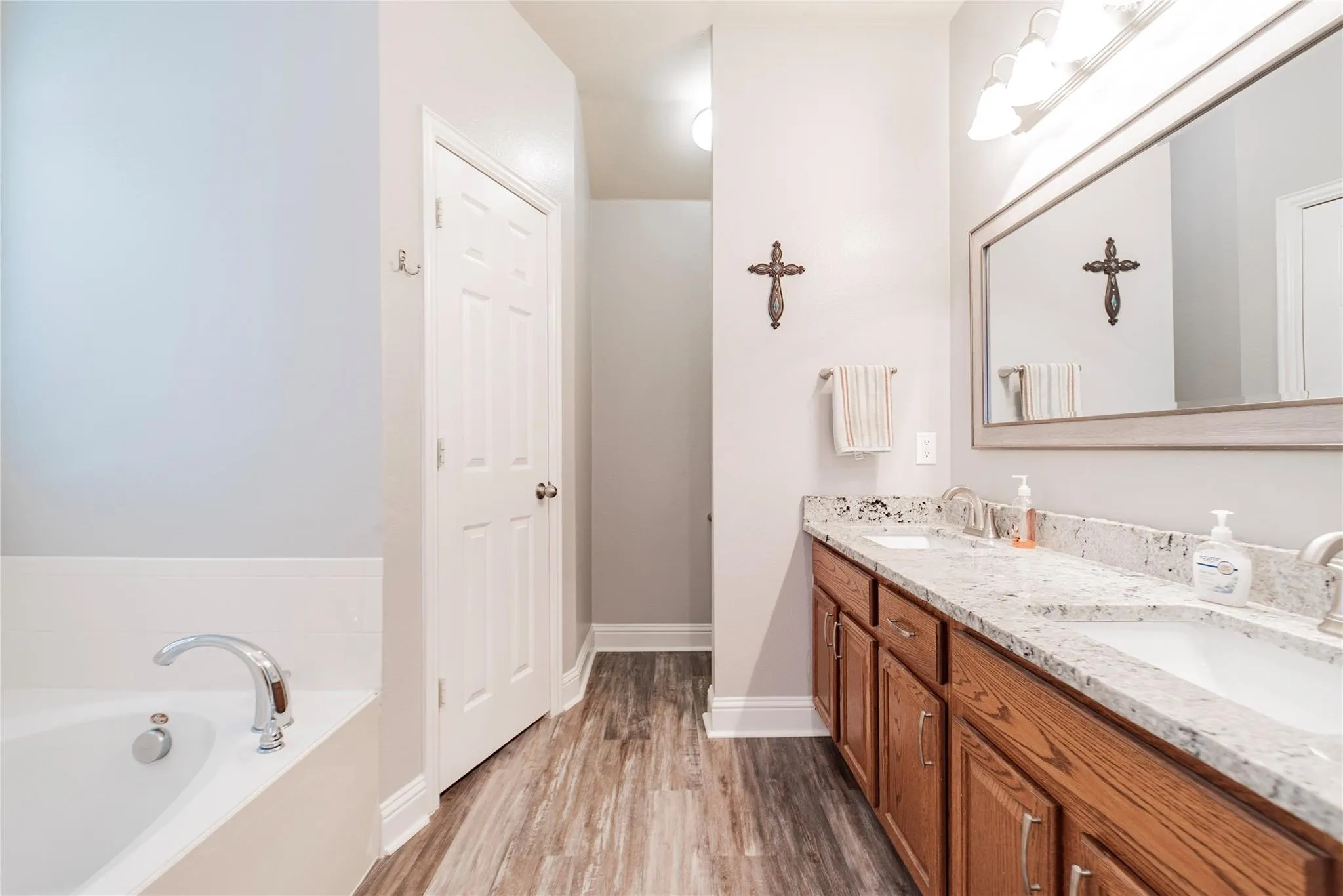 Single Family Residence For Sale in Rockwall County , 245 Mckinley Lane, Royse City, Texas 75189, 4 Bedroom, 2 Bathroom, 2 Garage spaces, 2,425 Sqft, built in 2007, mls#21370909, Real Estate Agent in Royse City, Homes For Sale in Rockwall county, Homes For Sale in Royse City, Realtor in Royse City Texas, Real Estate Brokerage Independent Realty Texas, Luminita Cordes Realtor