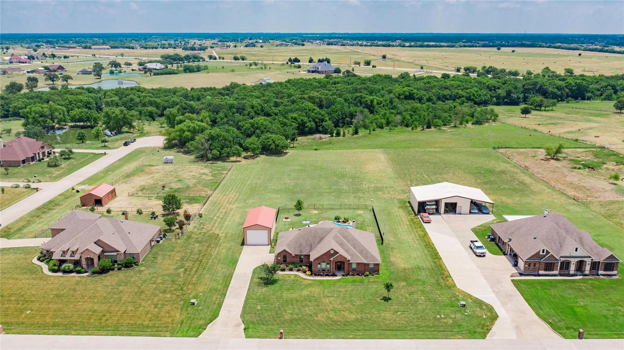 Single Family Residence For Sale in Rockwall County , 245 Mckinley Lane, Royse City, Texas 75189, 4 Bedroom, 2 Bathroom, 2 Garage spaces, 2,425 Sqft, built in 2007, mls#21370909, Real Estate Agent in Royse City, Homes For Sale in Rockwall county, Homes For Sale in Royse City, Realtor in Royse City Texas, Real Estate Brokerage Independent Realty Texas, Luminita Cordes Realtor