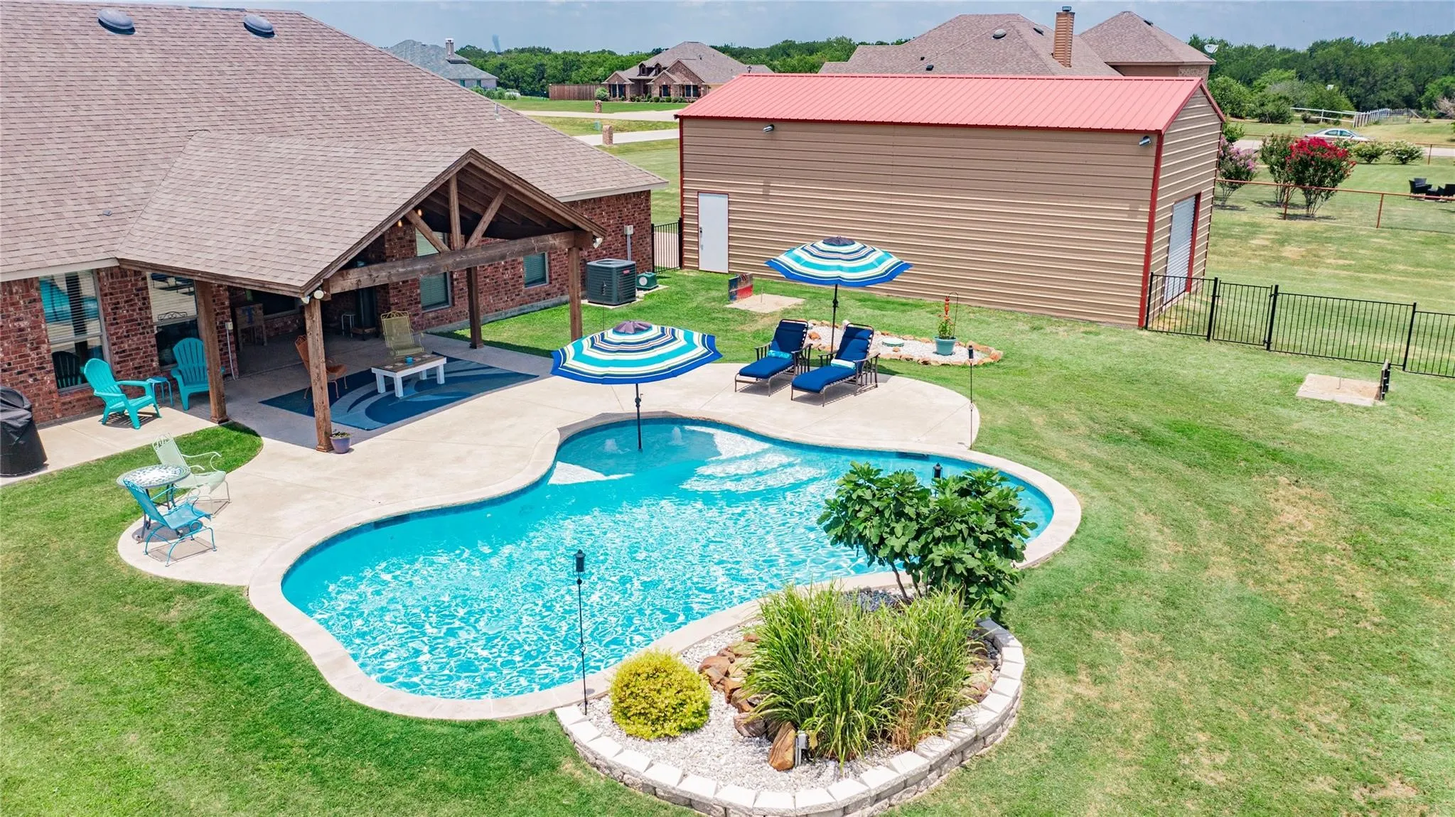 Single Family Residence For Sale in Rockwall County , 245 Mckinley Lane, Royse City, Texas 75189, 4 Bedroom, 2 Bathroom, 2 Garage spaces, 2,425 Sqft, built in 2007, mls#21370909, Real Estate Agent in Royse City, Homes For Sale in Rockwall county, Homes For Sale in Royse City, Realtor in Royse City Texas, Real Estate Brokerage Independent Realty Texas, Luminita Cordes Realtor