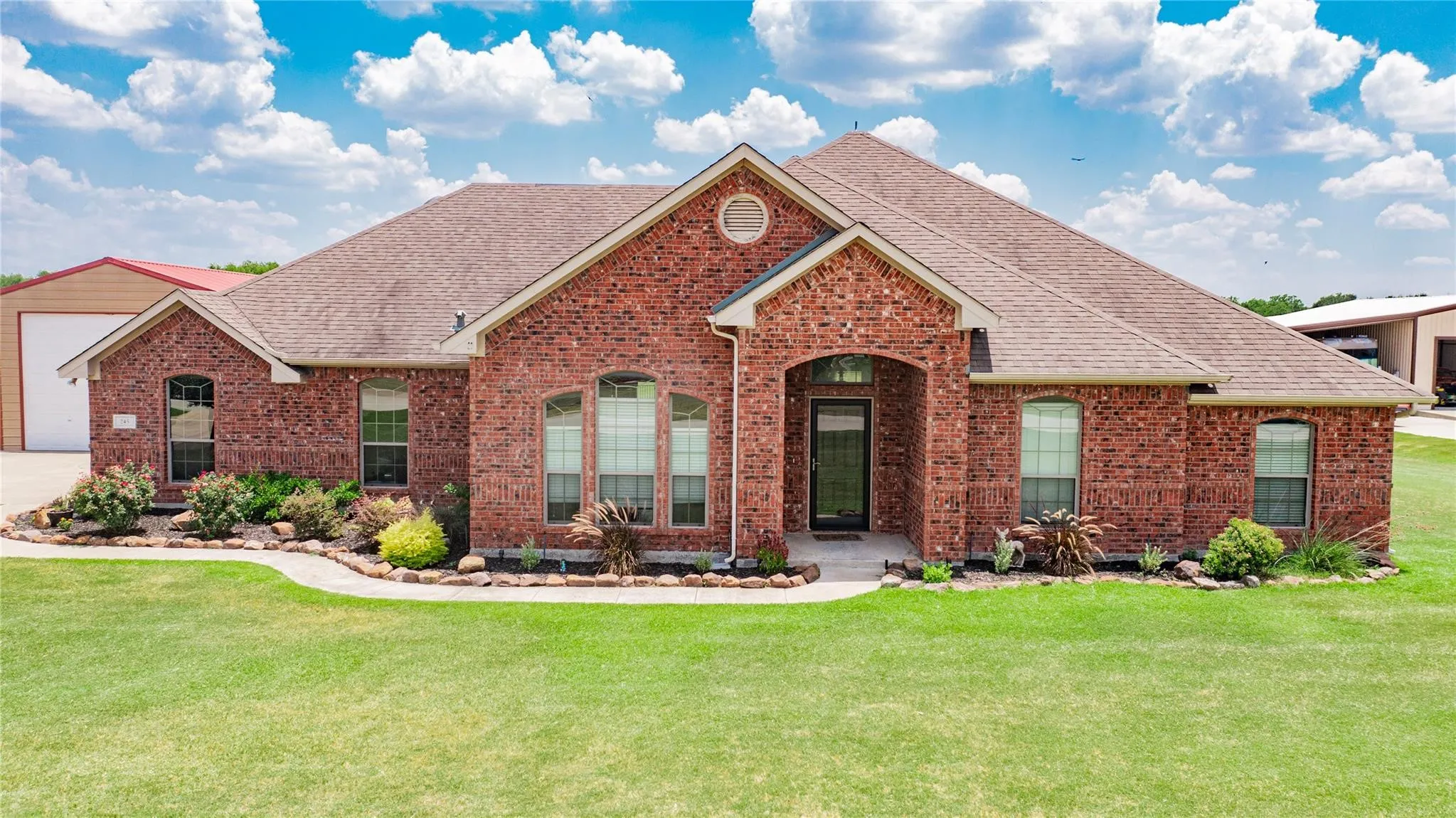 Single Family Residence For Sale in Rockwall County , 245 Mckinley Lane, Royse City, Texas 75189, 4 Bedroom, 2 Bathroom, 2 Garage spaces, 2,425 Sqft, built in 2007, mls#21370909, Real Estate Agent in Royse City, Homes For Sale in Rockwall county, Homes For Sale in Royse City, Realtor in Royse City Texas, Real Estate Brokerage Independent Realty Texas, Luminita Cordes Realtor