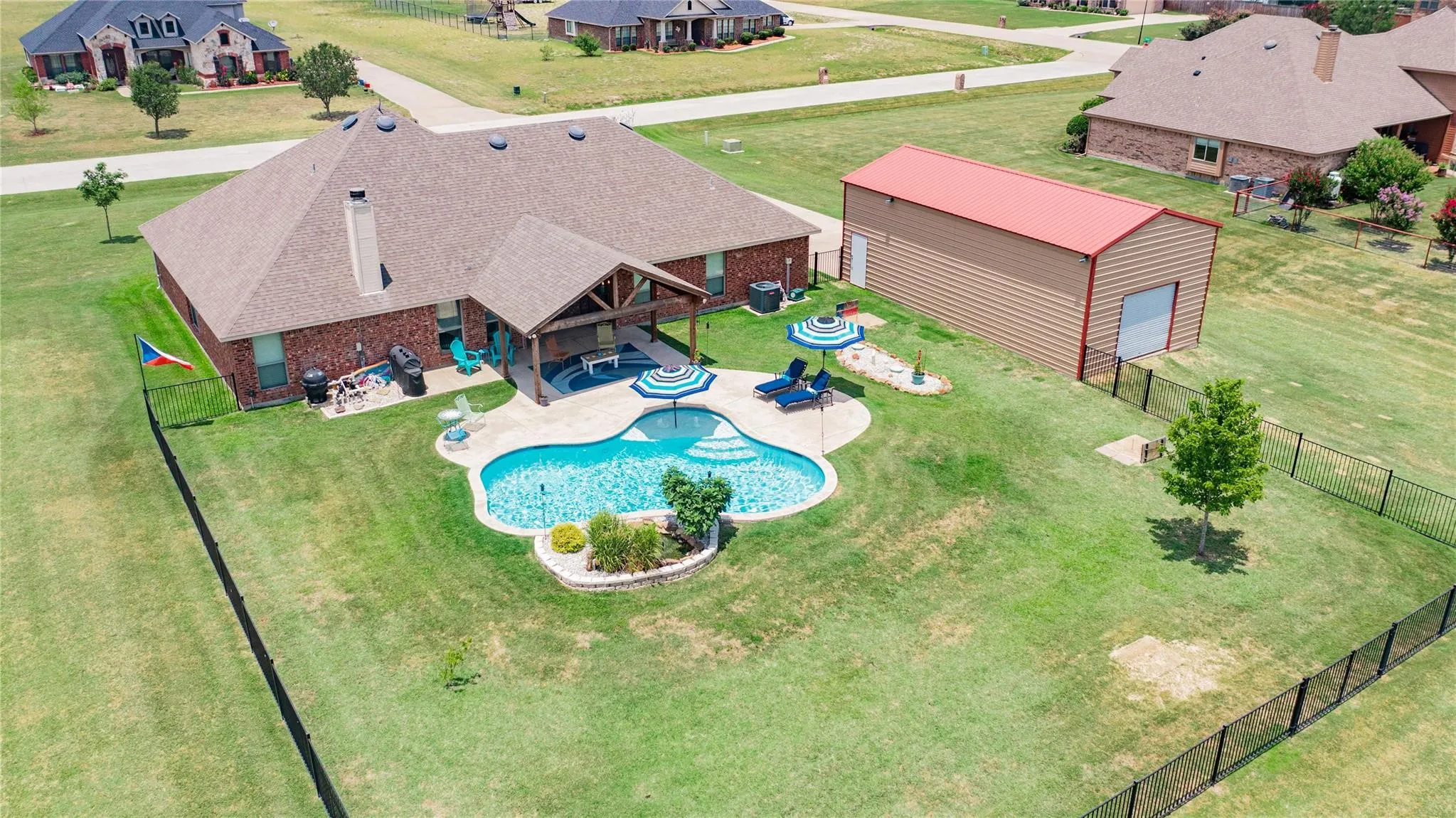 Single Family Residence For Sale in Rockwall County , 245 Mckinley Lane, Royse City, Texas 75189, 4 Bedroom, 2 Bathroom, 2 Garage spaces, 2,425 Sqft, built in 2007, mls#21370909, Real Estate Agent in Royse City, Homes For Sale in Rockwall county, Homes For Sale in Royse City, Realtor in Royse City Texas, Real Estate Brokerage Independent Realty Texas, Luminita Cordes Realtor
