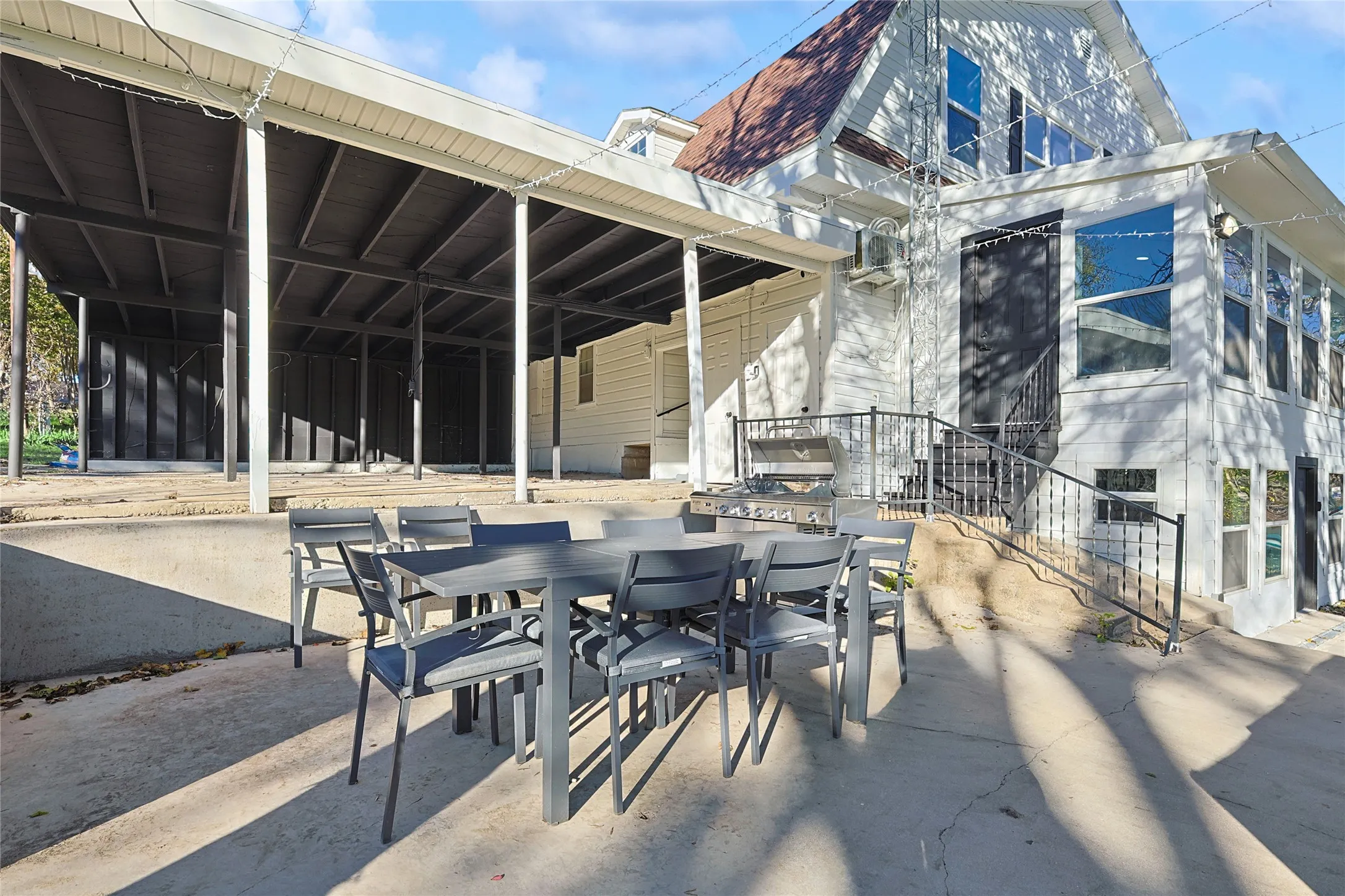 Single Family Residence For Sale in Grayson County , 260 Mc Graw Lane, Sherman, Texas 75090, 5 Bedroom, 3 Bathroom, Garage spaces, 3,527 Sqft, built in 1945, mls#21363039, Real Estate Agent in Sherman, Homes For Sale in Grayson county, Homes For Sale in Sherman, Realtor in Sherman Texas, Real Estate Brokerage Independent Realty Texas, Luminita Cordes Realtor