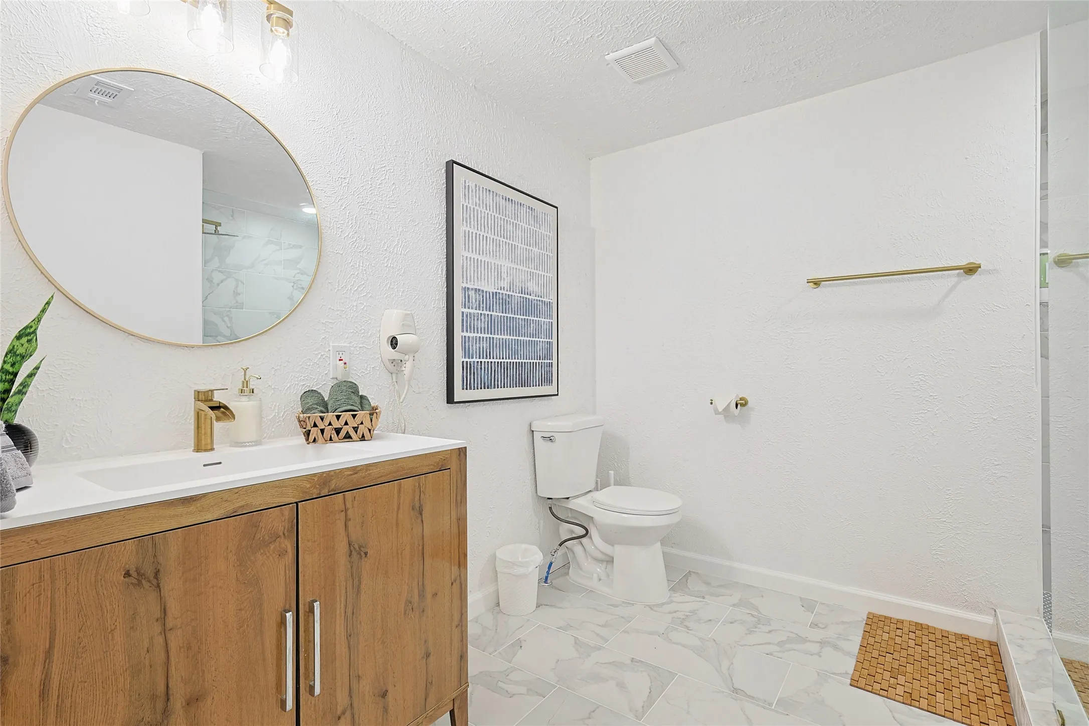 Single Family Residence For Sale in Grayson County , 260 Mc Graw Lane, Sherman, Texas 75090, 5 Bedroom, 3 Bathroom, Garage spaces, 3,527 Sqft, built in 1945, mls#21363039, Real Estate Agent in Sherman, Homes For Sale in Grayson county, Homes For Sale in Sherman, Realtor in Sherman Texas, Real Estate Brokerage Independent Realty Texas, Luminita Cordes Realtor