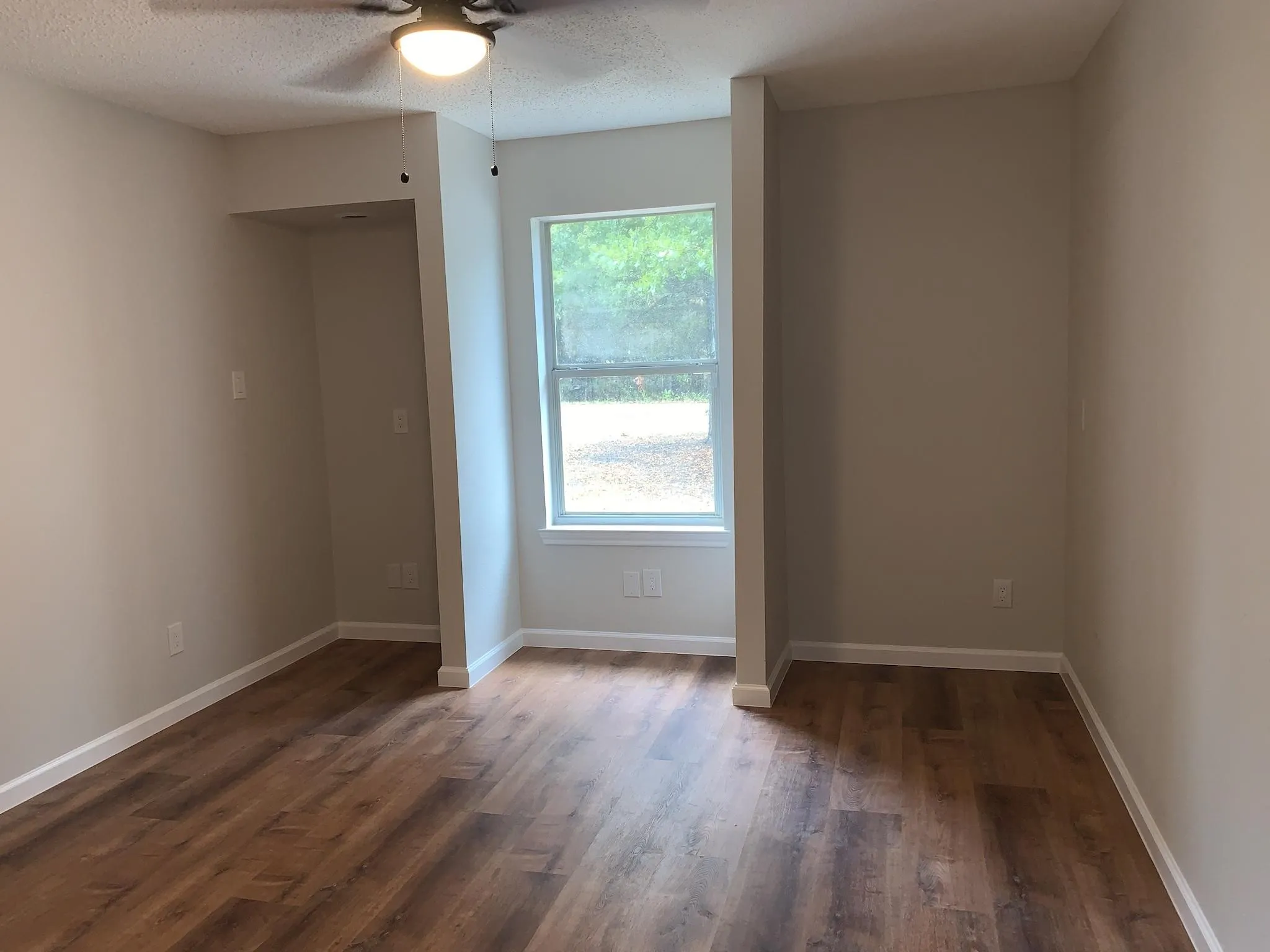 Single Family Residence For Rent in Henderson County , 120 Plumthicket Lane, Trinidad, Texas 75163, 3 Bedroom, 2 Bathroom, 2 Garage spaces, 1,399 Sqft, built in 2006, mls#21370914, Real Estate Agent in Trinidad, Homes For Rent in Henderson county, Homes For Rent in Trinidad, Realtor in Trinidad Texas, Real Estate Brokerage Independent Realty Texas, Luminita Cordes Realtor