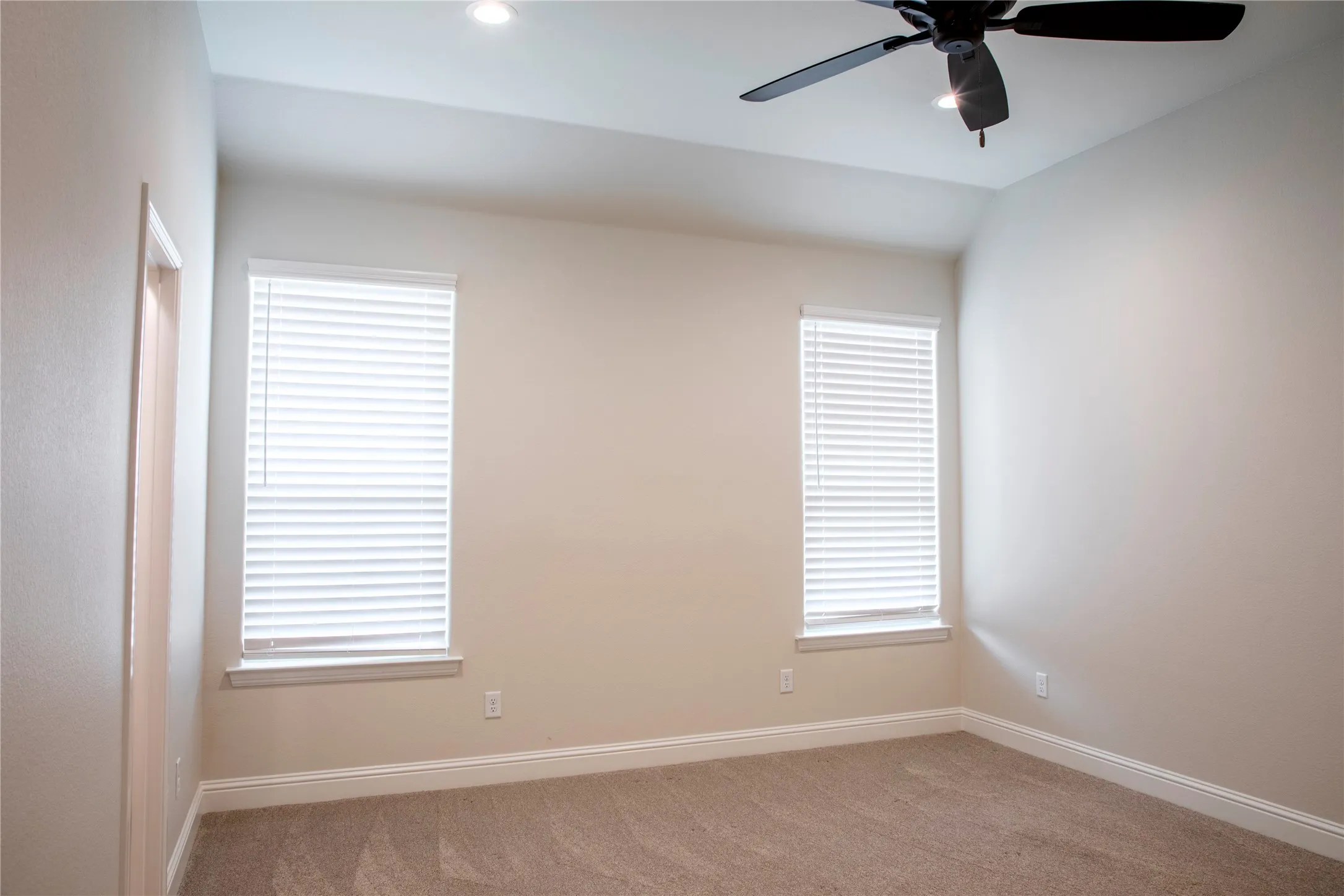 Single Family Residence For Sale in Parker County , 1045 Bermes Court, Brock, Texas 76087, 3 Bedroom, 2 Bathroom, 2 Garage spaces, 2,178 Sqft, built in 2024, mls#21364988, Real Estate Agent in Brock, Homes For Sale in Parker county, Homes For Sale in Brock, Realtor in Brock Texas, Real Estate Brokerage Independent Realty Texas, Luminita Cordes Realtor
