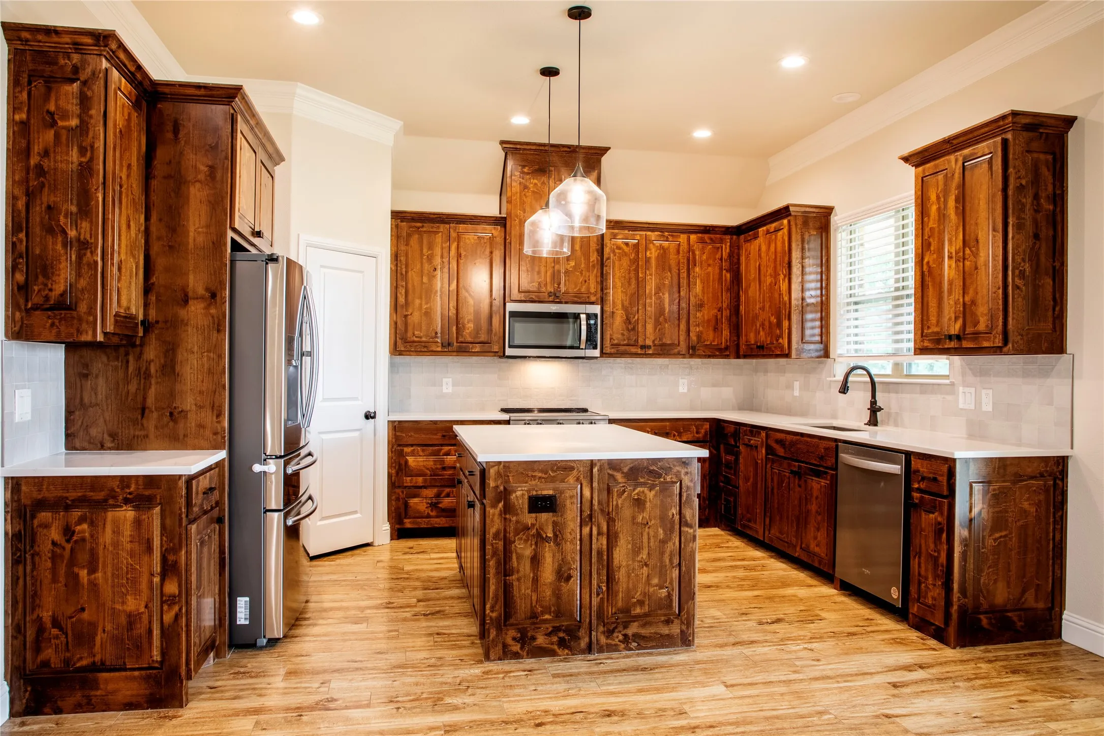 Single Family Residence For Sale in Parker County , 1045 Bermes Court, Brock, Texas 76087, 3 Bedroom, 2 Bathroom, 2 Garage spaces, 2,178 Sqft, built in 2024, mls#21364988, Real Estate Agent in Brock, Homes For Sale in Parker county, Homes For Sale in Brock, Realtor in Brock Texas, Real Estate Brokerage Independent Realty Texas, Luminita Cordes Realtor